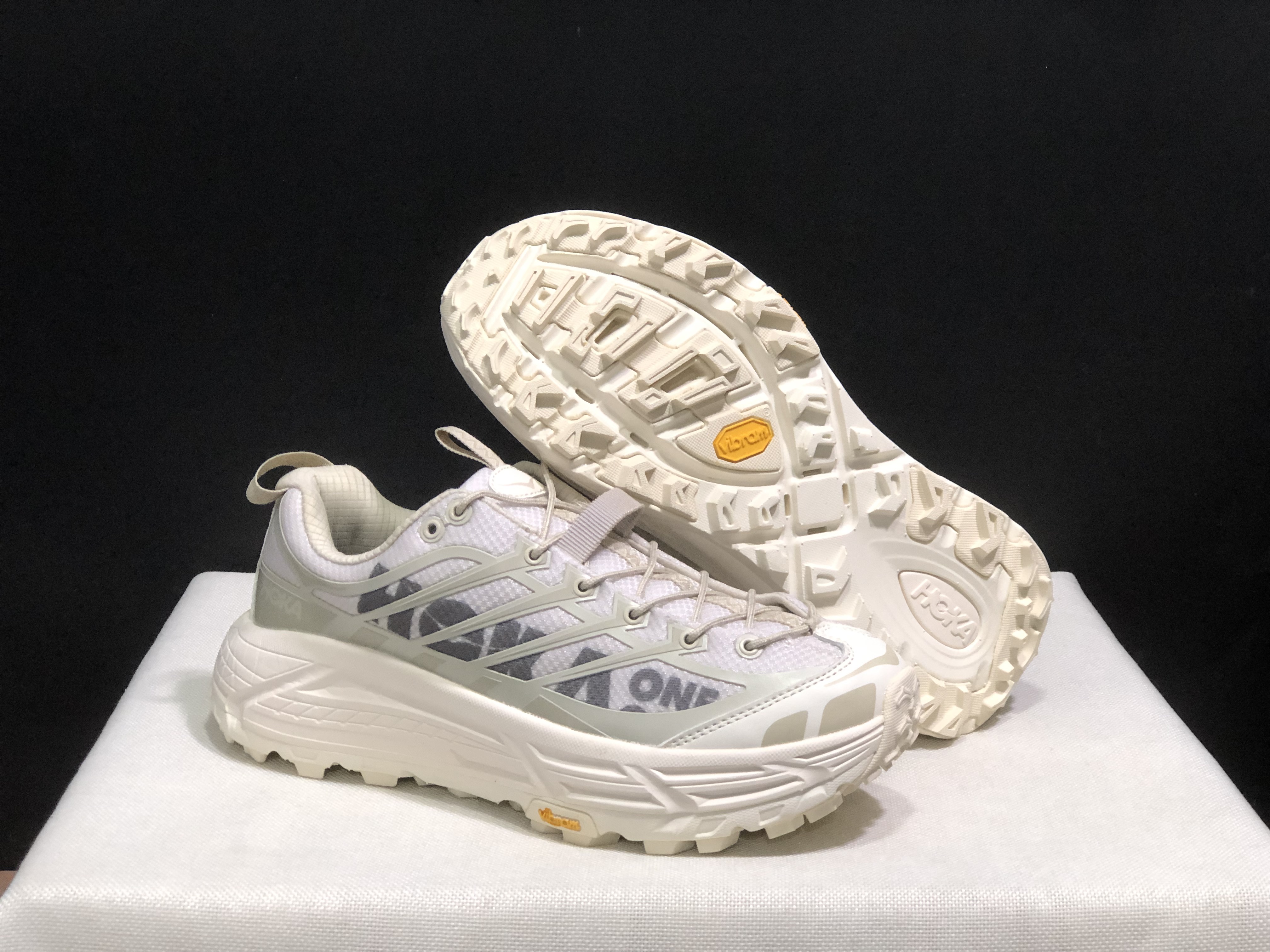 Hoka One One Mafate Three 2 Anti-slip Running Shoes Sneakers Beige