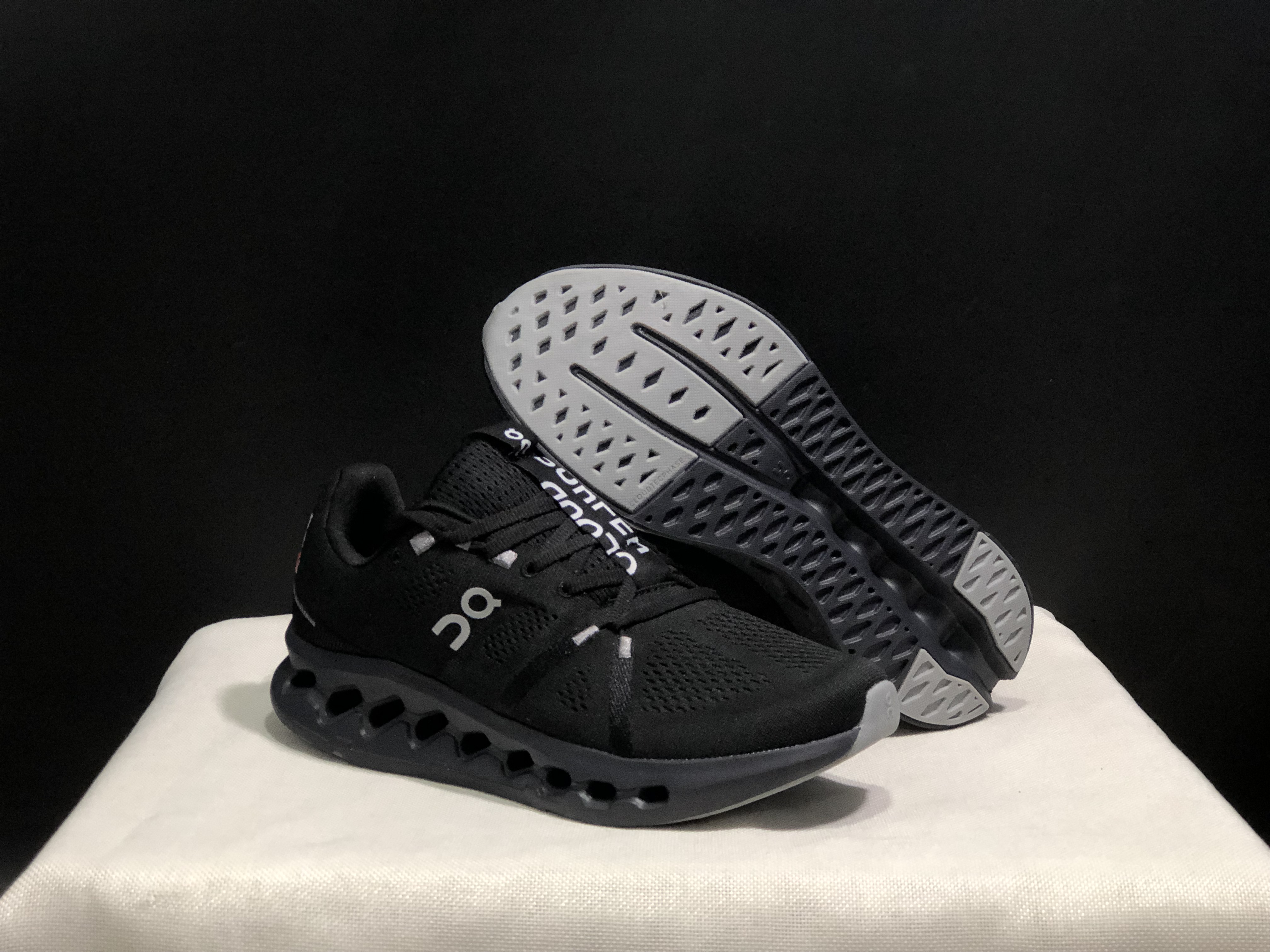 On Running Cloudsurfer Training Anti-Slip Running Shoes All Black