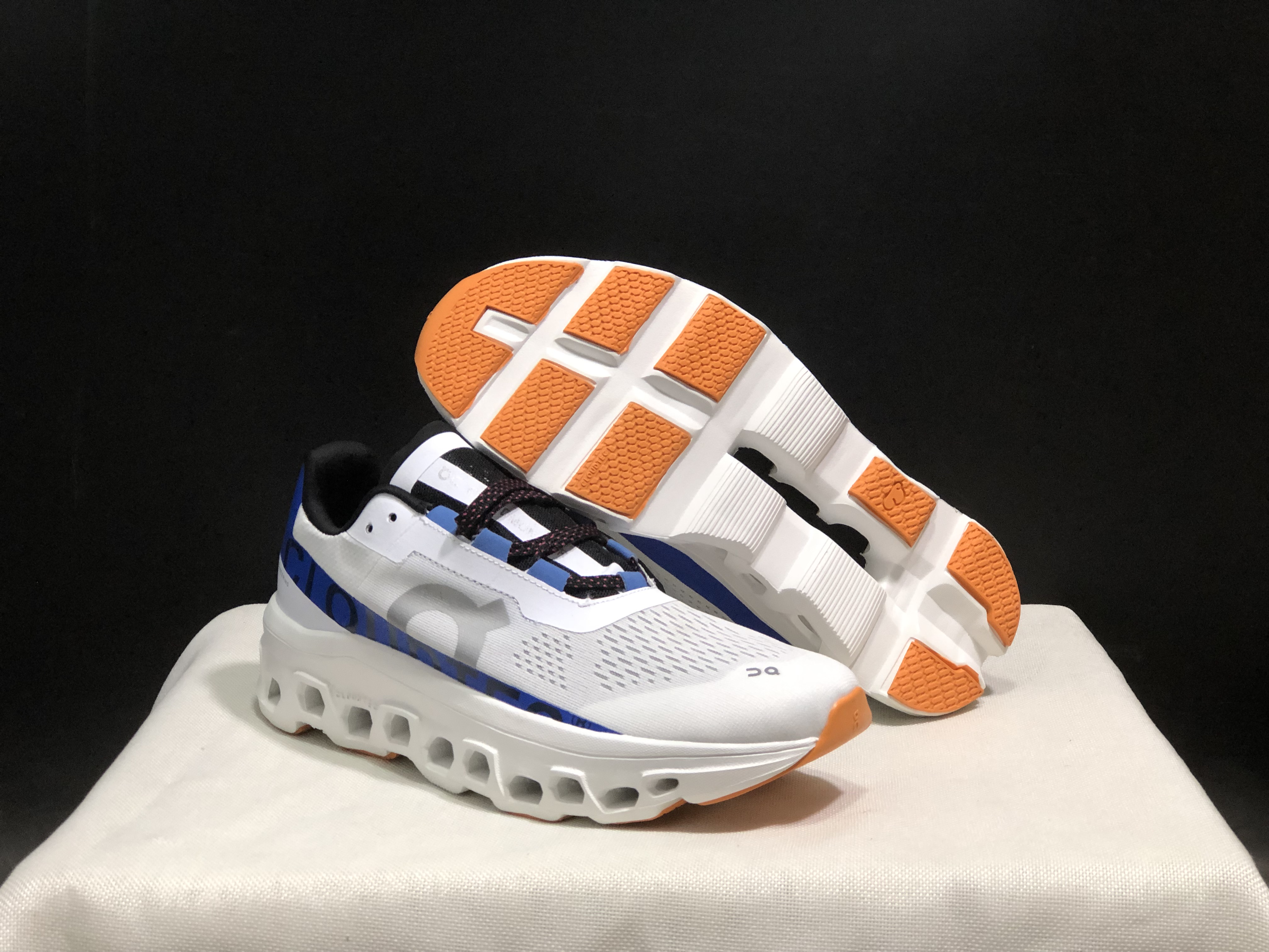 On Running Cloudmonster Anti-Slip Running Shoes Grayish-White/Royal