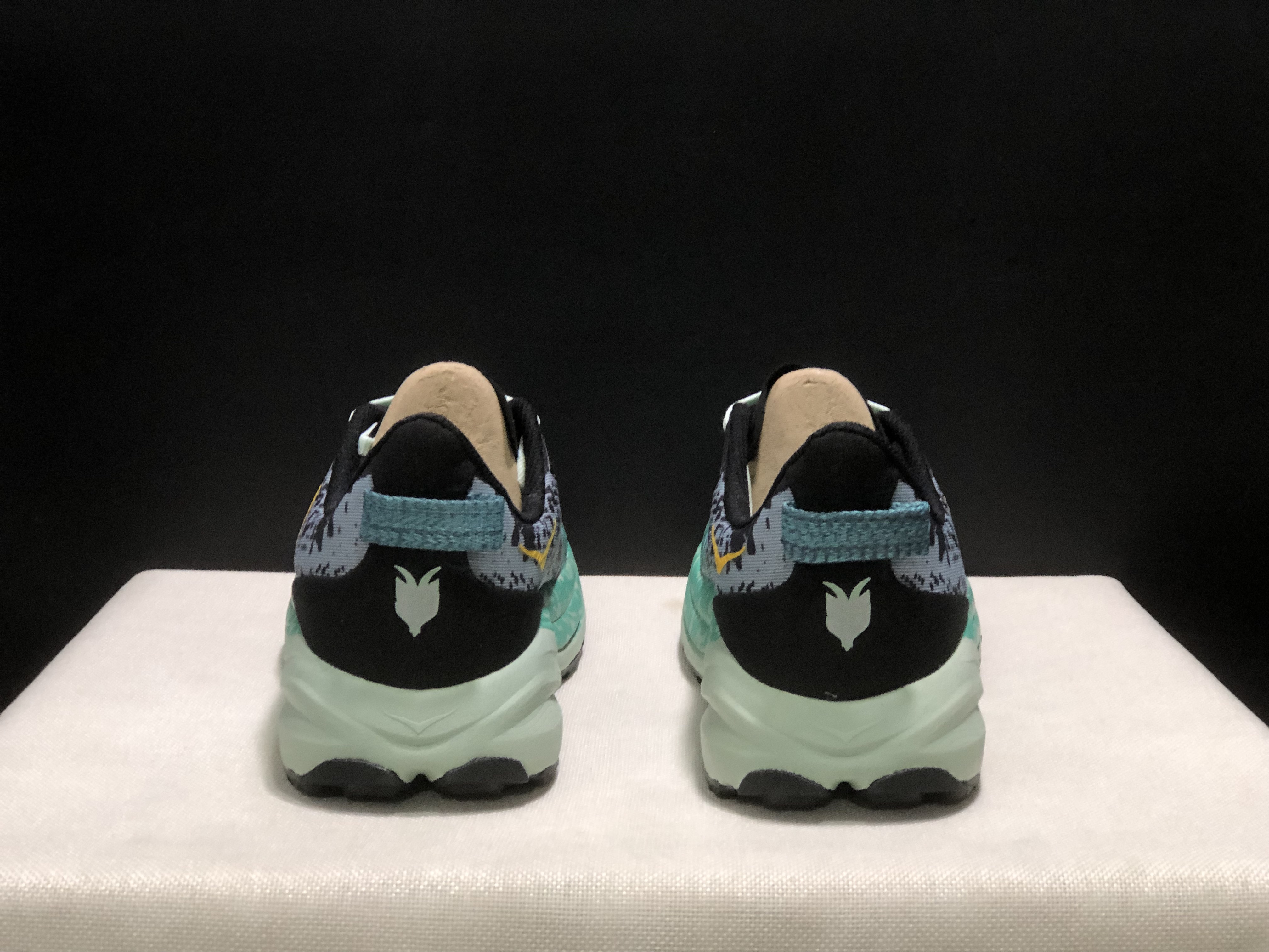 Hoka One One Speedgoat 6 Trail Running Shoes Sneakers Gray/Teal