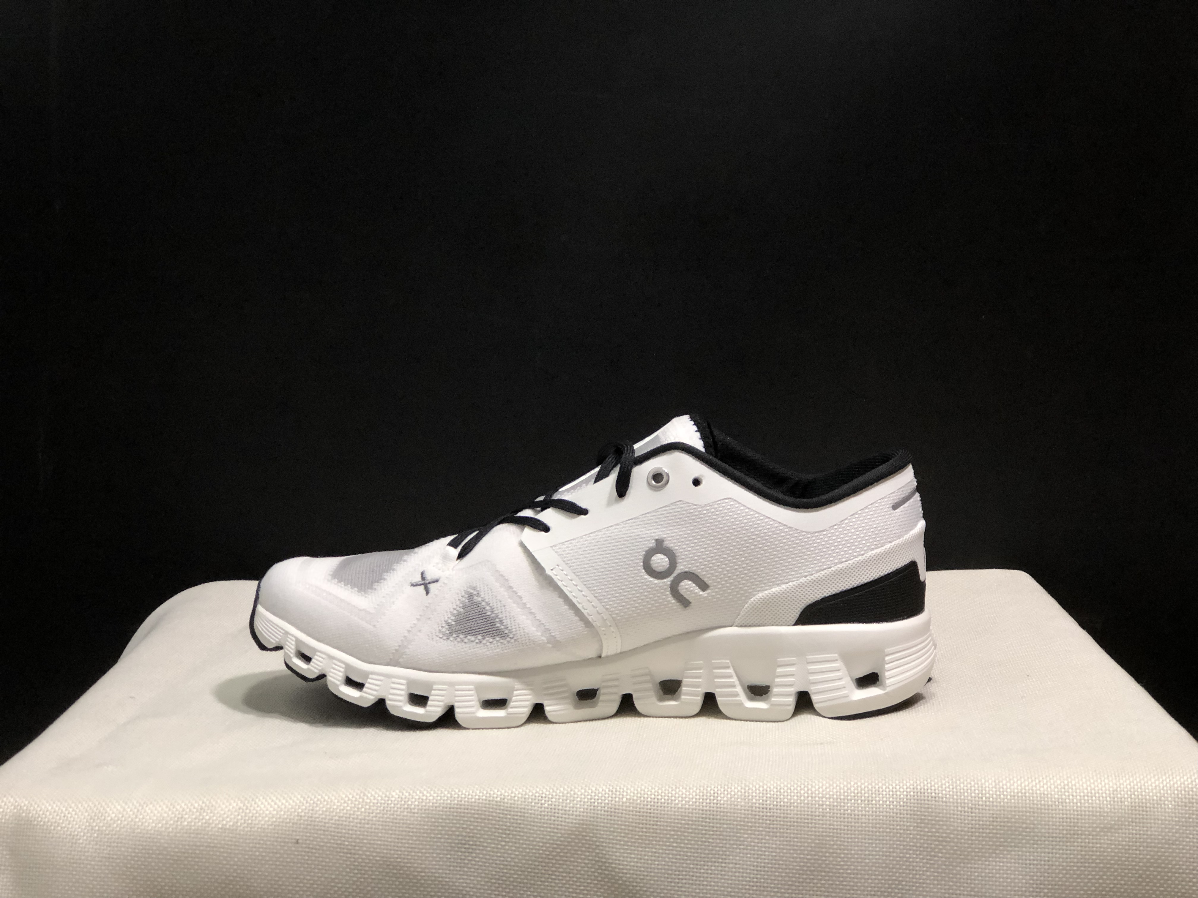 On Running Cloud X3 Shift Multi-Functional Running Shoes White/Light Grey