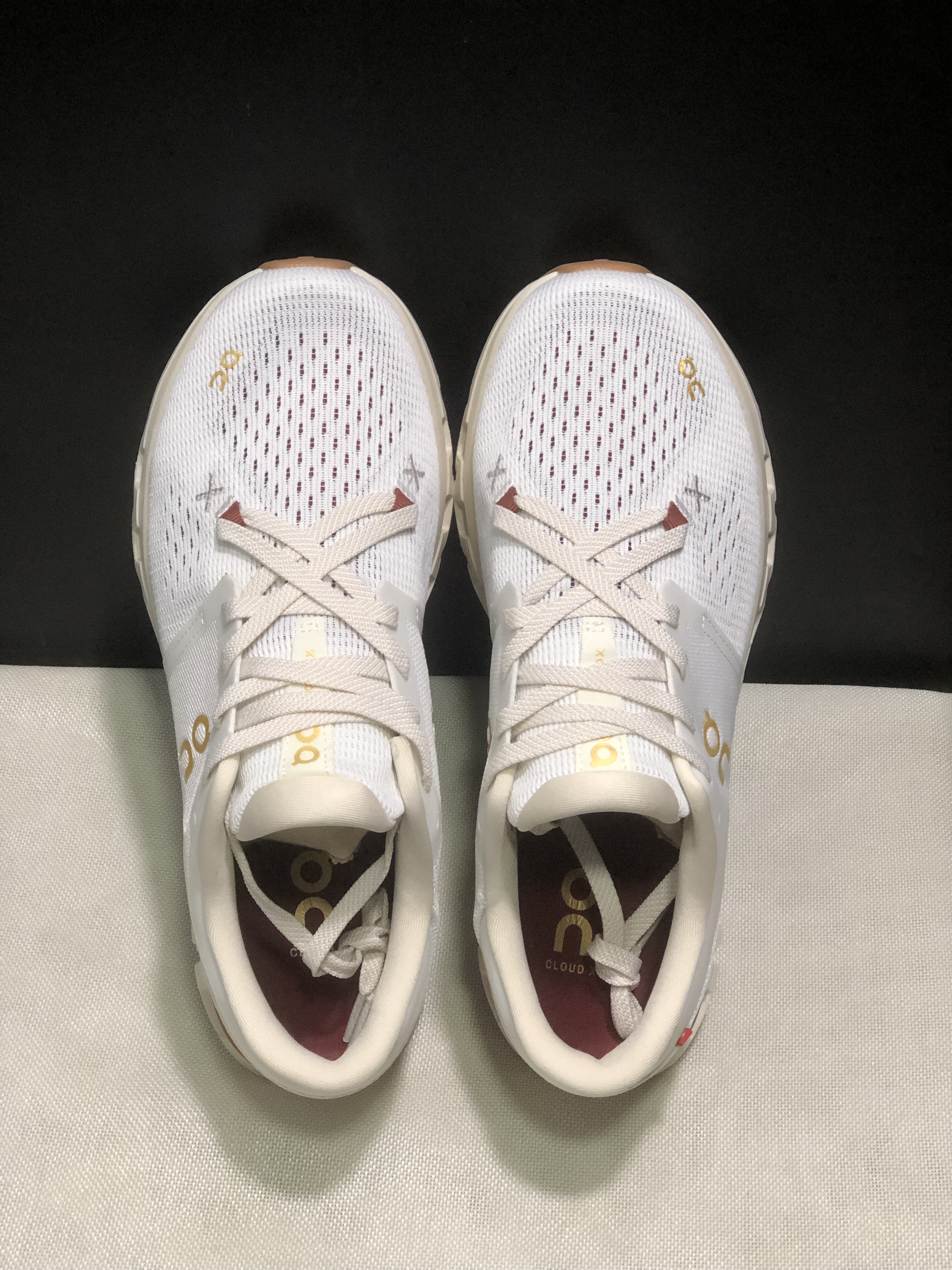 On Running Cloud X4 Comfortable Running Shoes Ivory/Cream