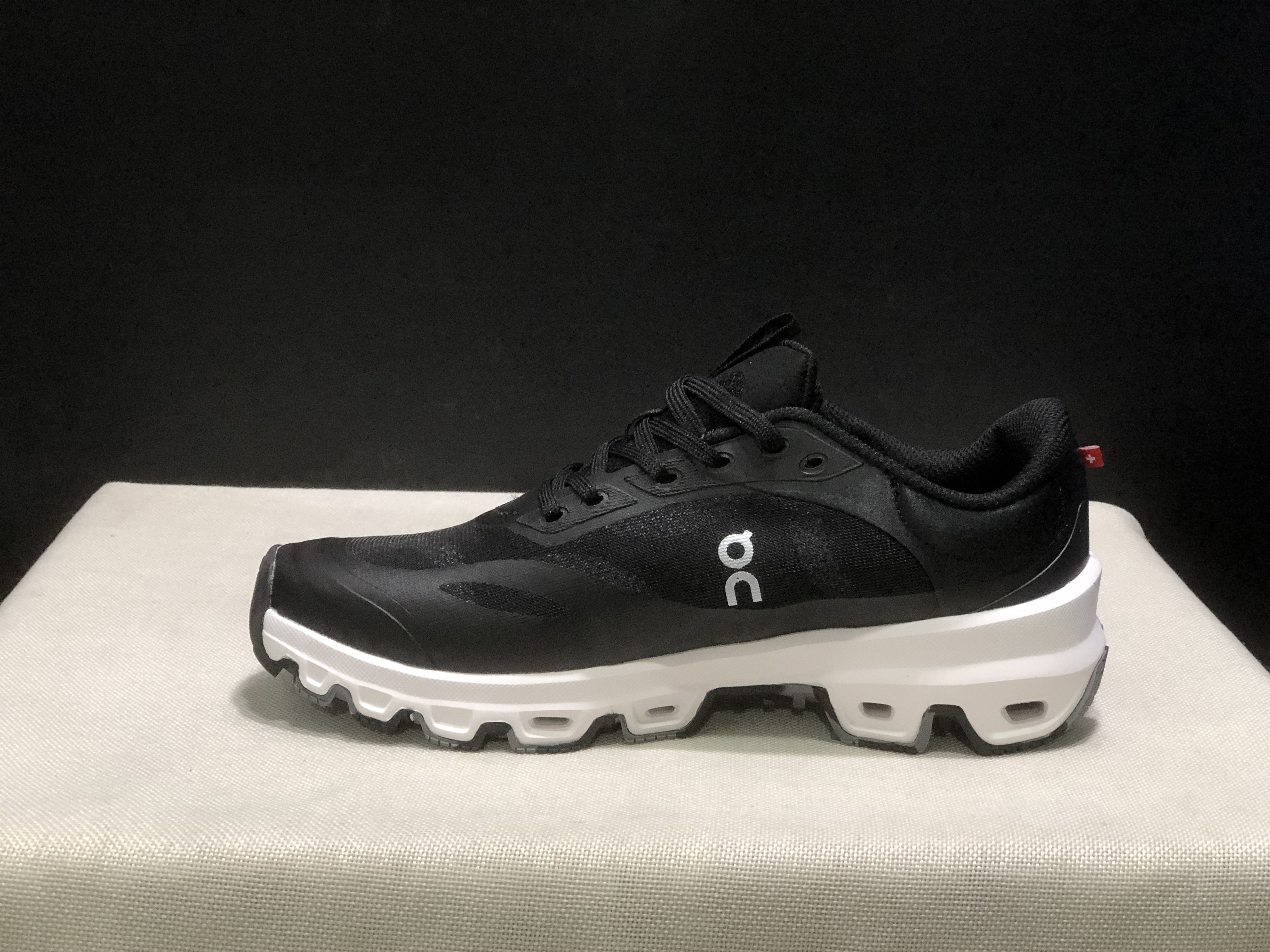 LOEWE x On Running Cloudventure 2.0 Black/White Running Shoes Co-Signed Edition