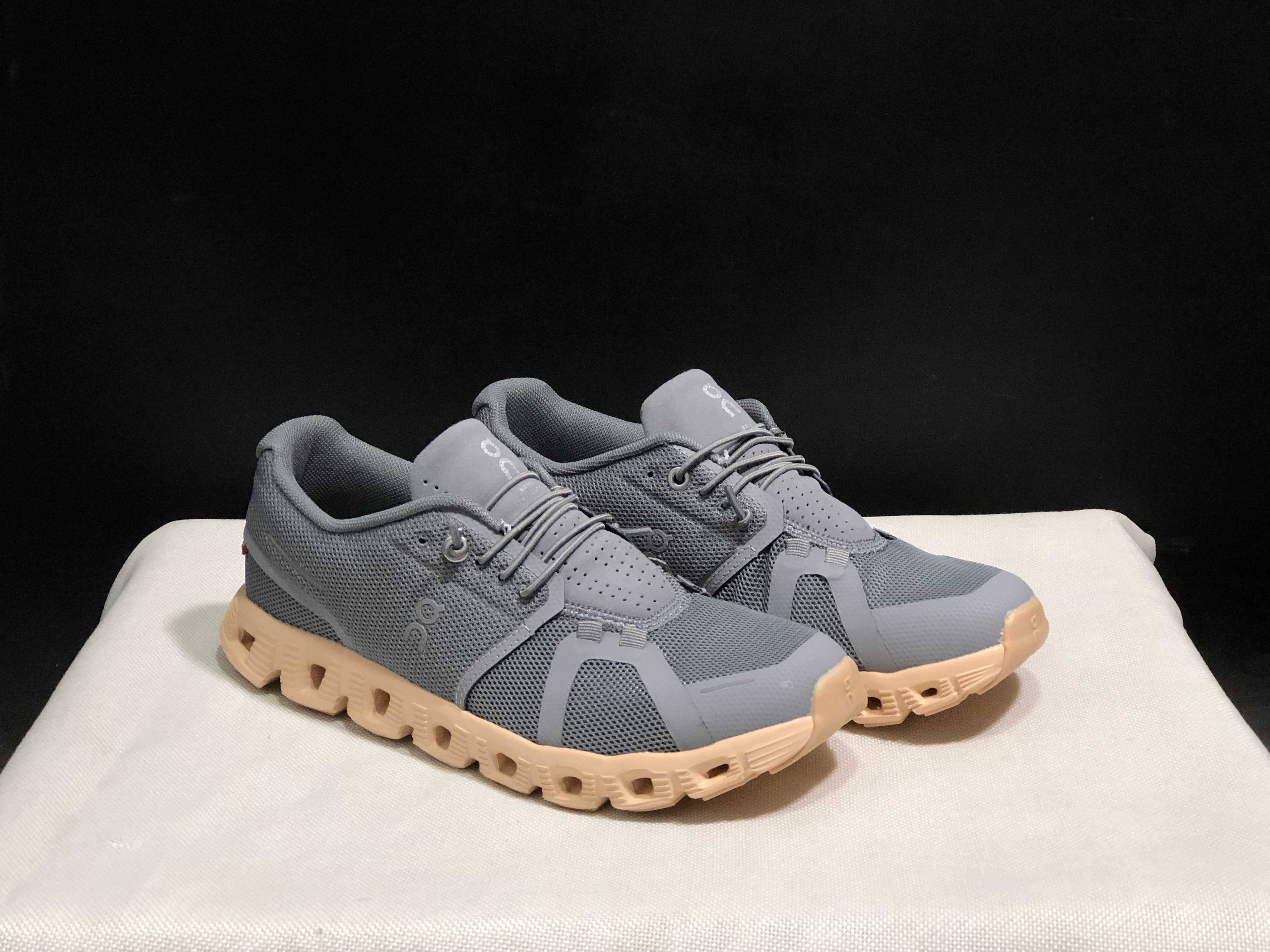On Running Cloud 5 Lightweight Running Shoes Grey/Flesh Pink