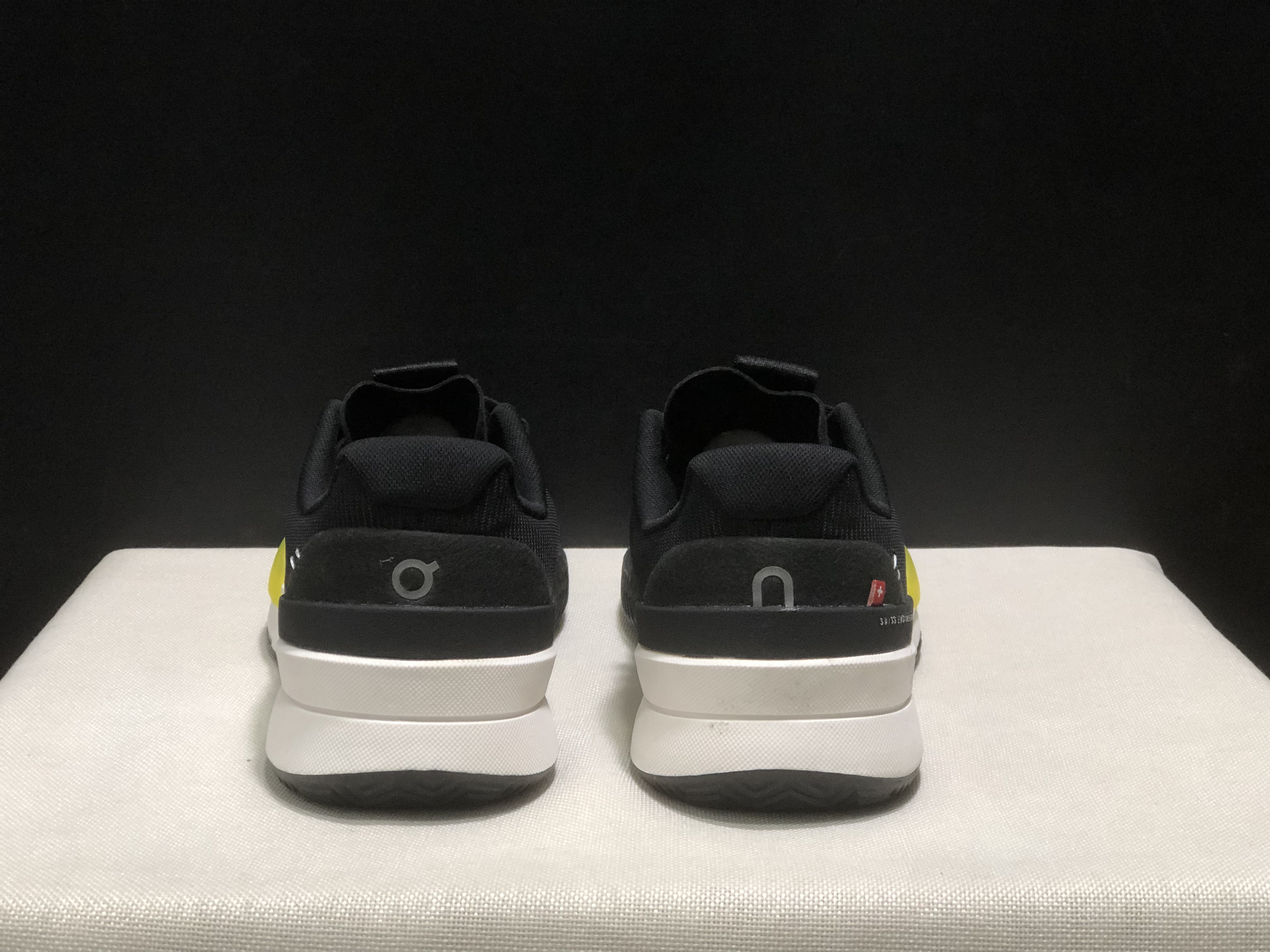 On Running The Roger Pro 2 Breathable Mesh Training Running Shoes Black/White/Lemon Yellow