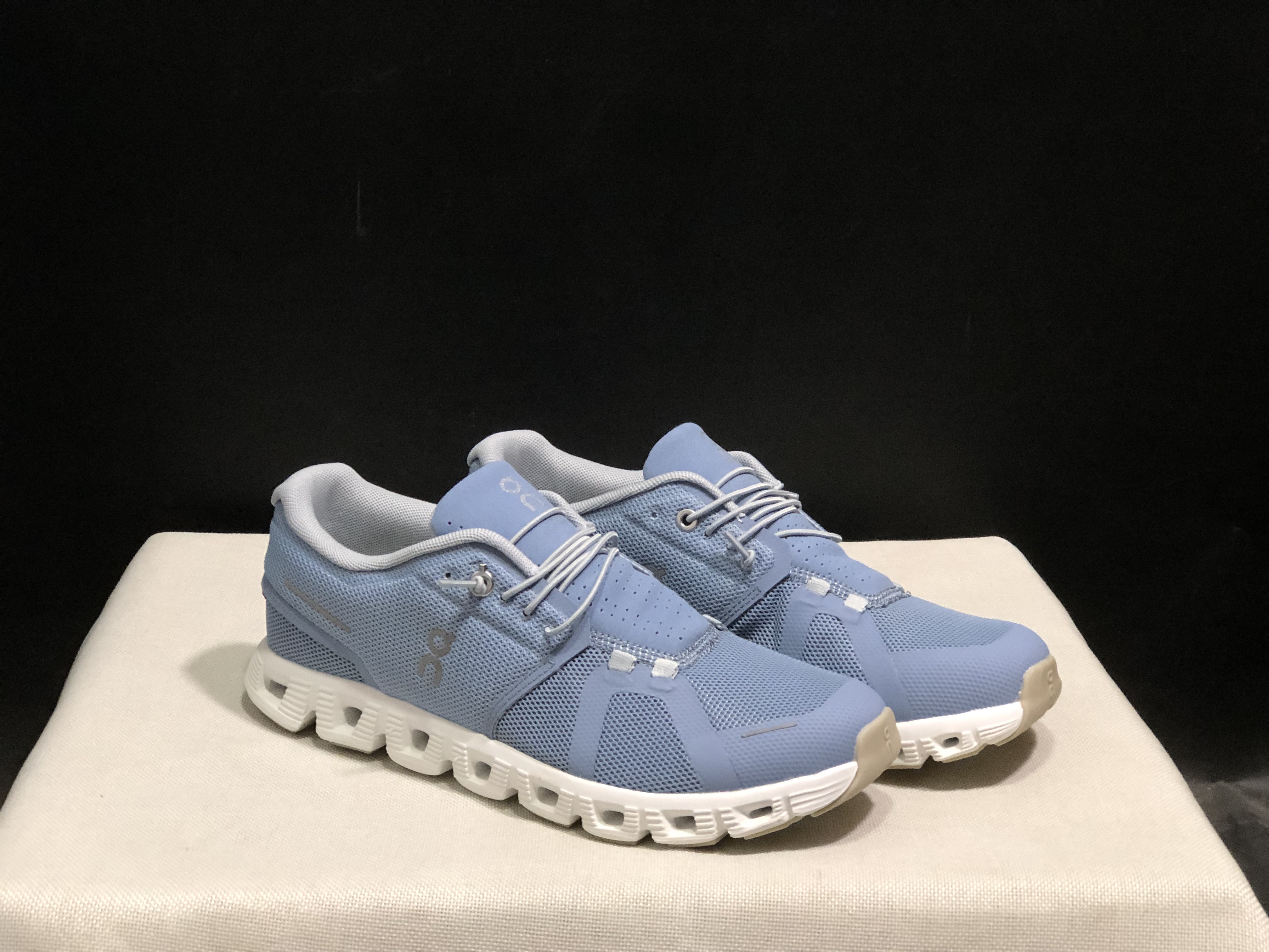 On Running Cloud 5 Lightweight Running Shoes Light Grayish Blue/White