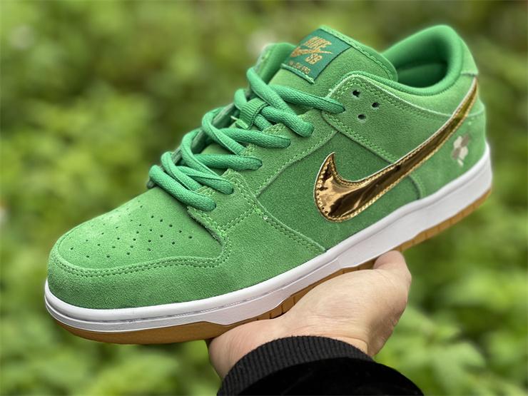 Nike SB Dunk Low Pro St. Patrick's Day 2022 Green Sneakers