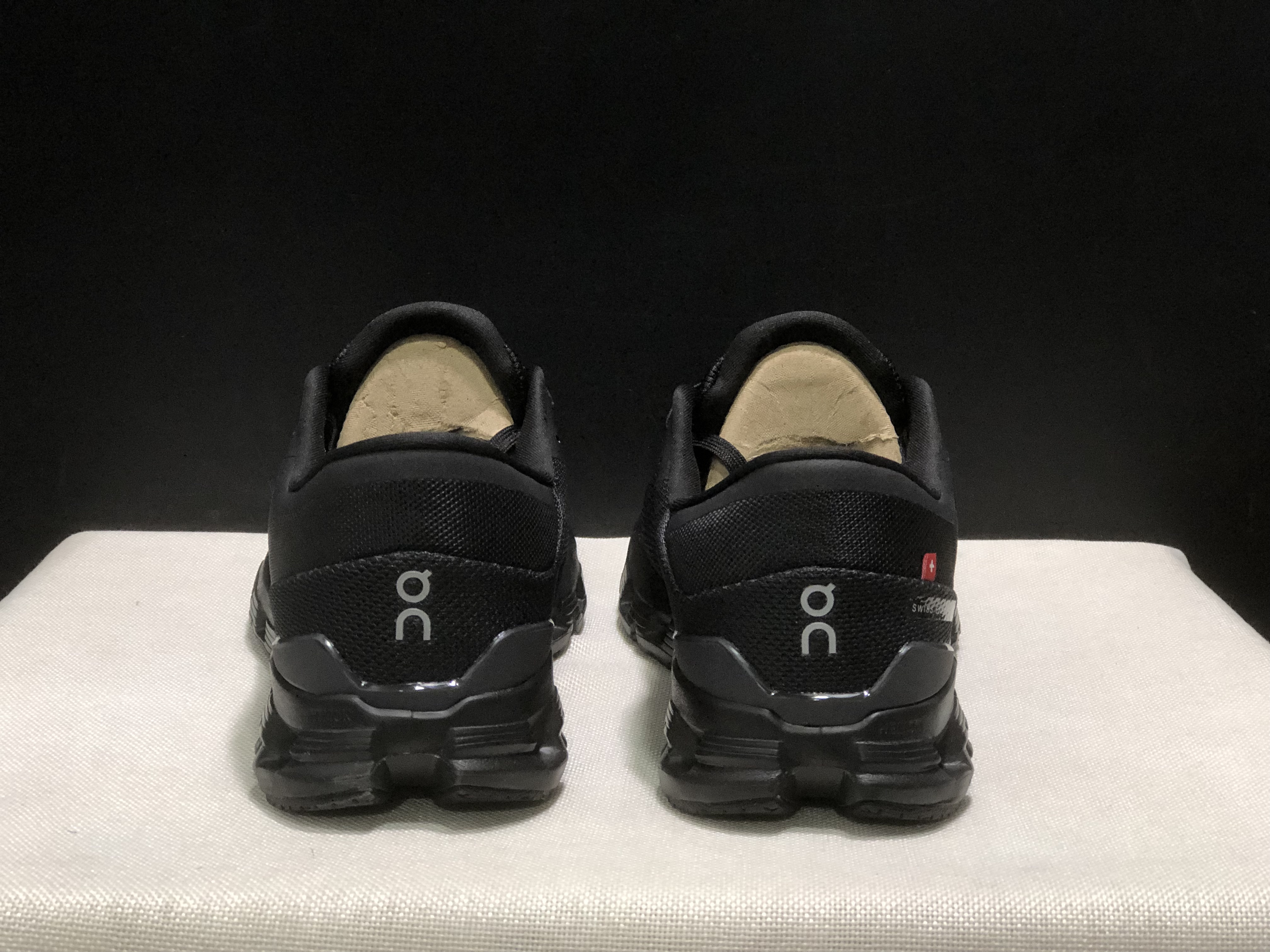 On Running Cloud X4 Comfortable Running Shoes All Black