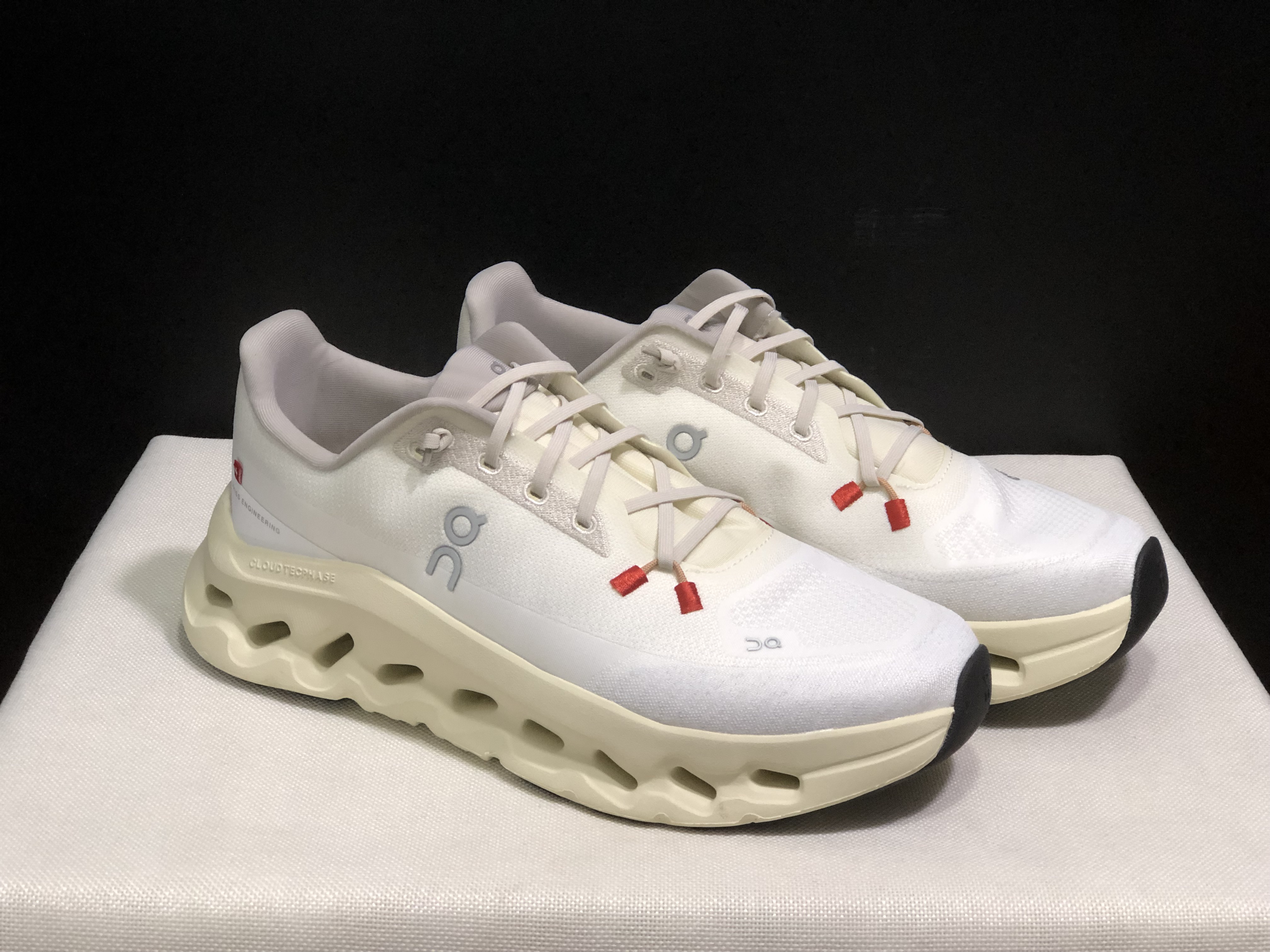 On Running Cloudtilt Durable Casual Life Shoes Sand/Cream