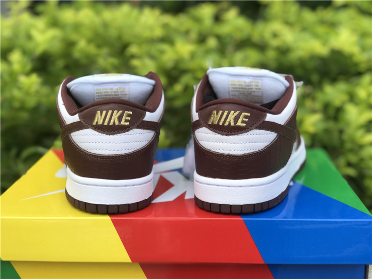Nike Supreme x Dunk OG SB QS Low Barkroot Brown Sneakers