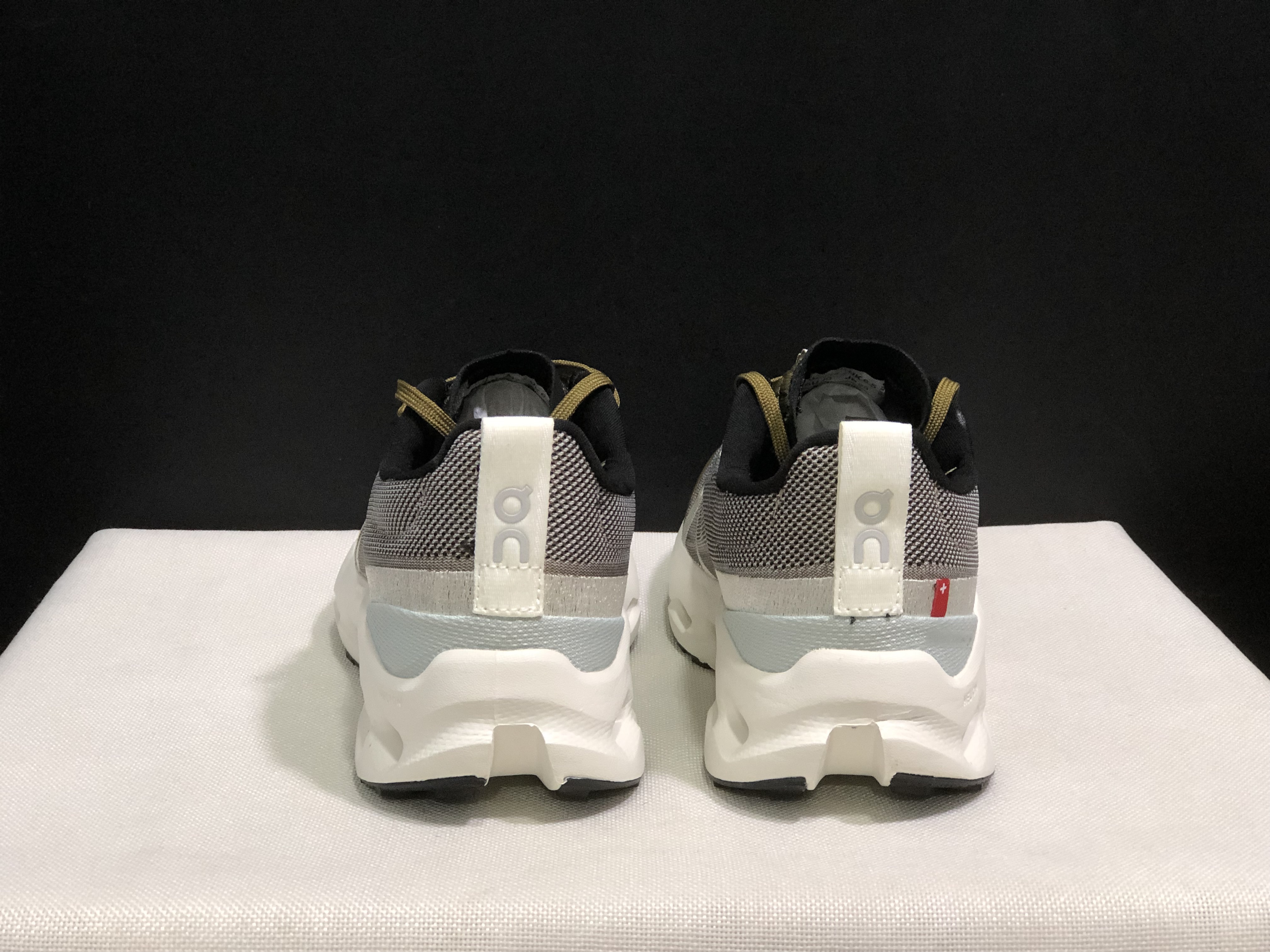 On Running Cloudsurfer Trail Waterproof Comfortable And Breathable Running Shoes Tan