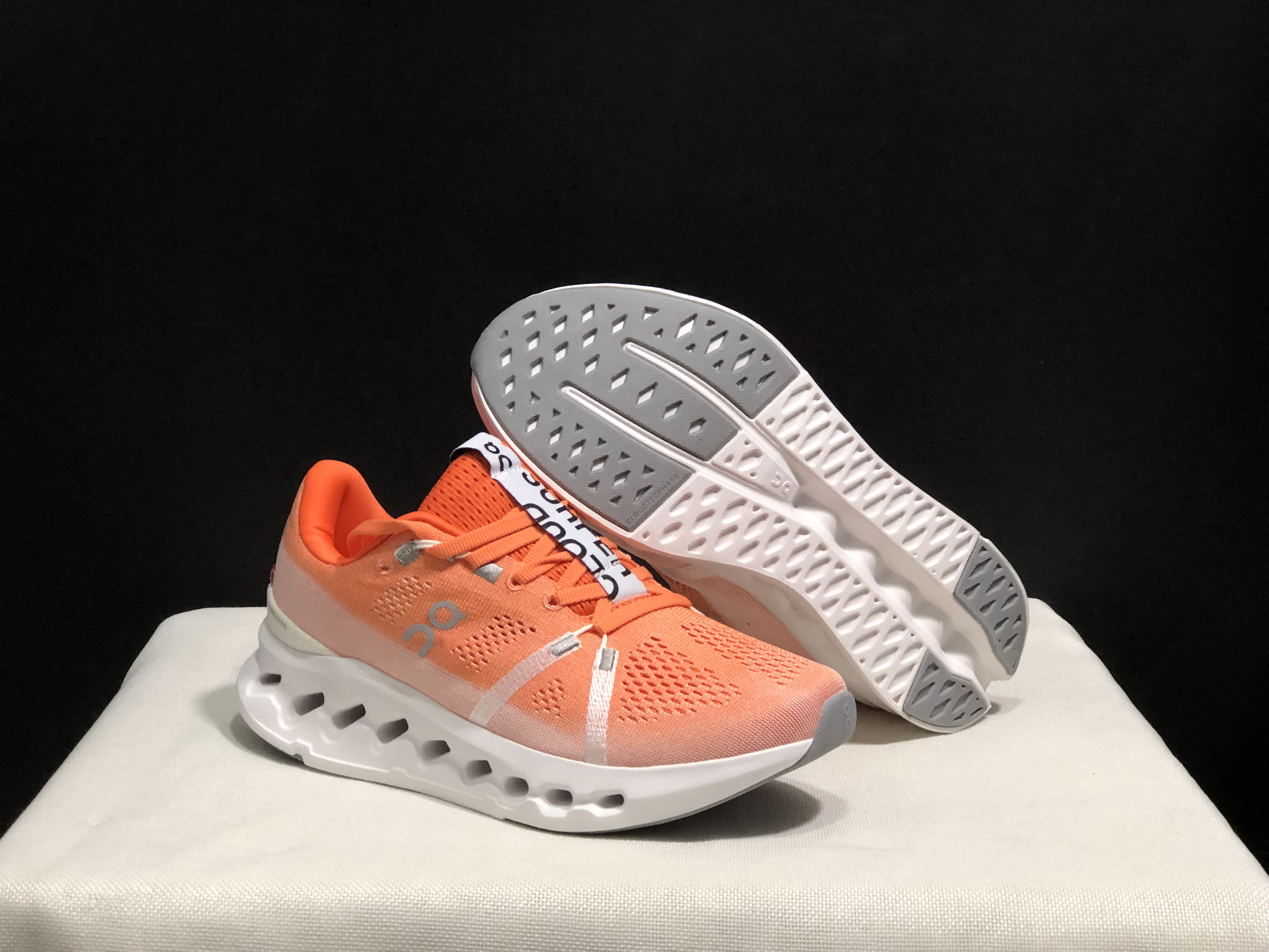 On Running Cloudsurfer Training Anti-Slip Running Shoes Orange/White