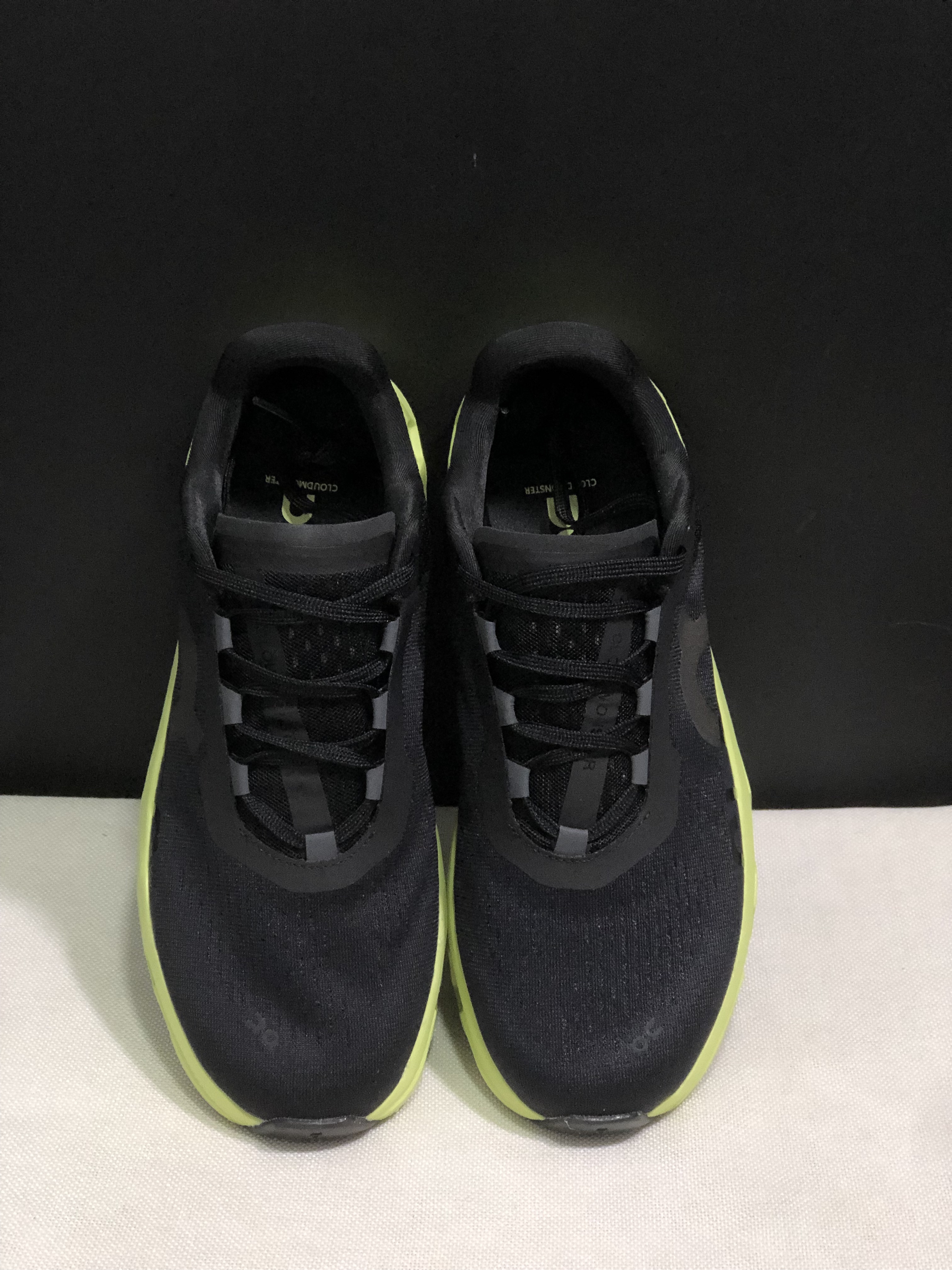 On Running Cloudmonster Anti-Slip Running Shoes Black/Acaia