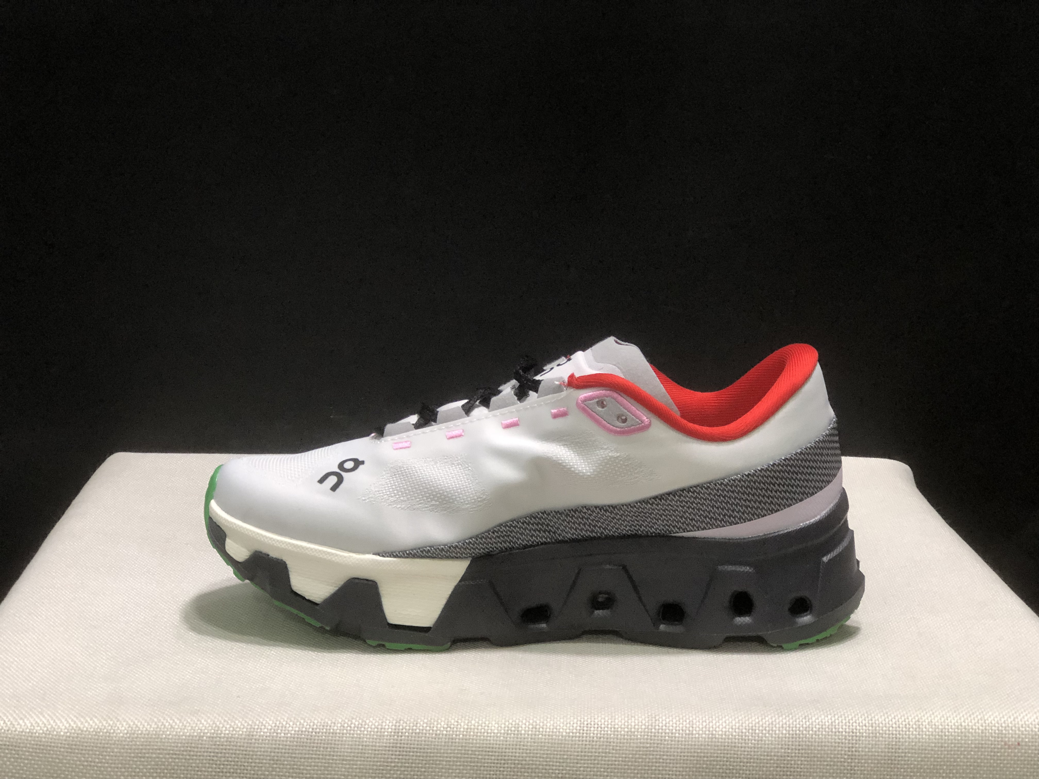 On Running Cloudmonster Hyper Running Shoes White/Black