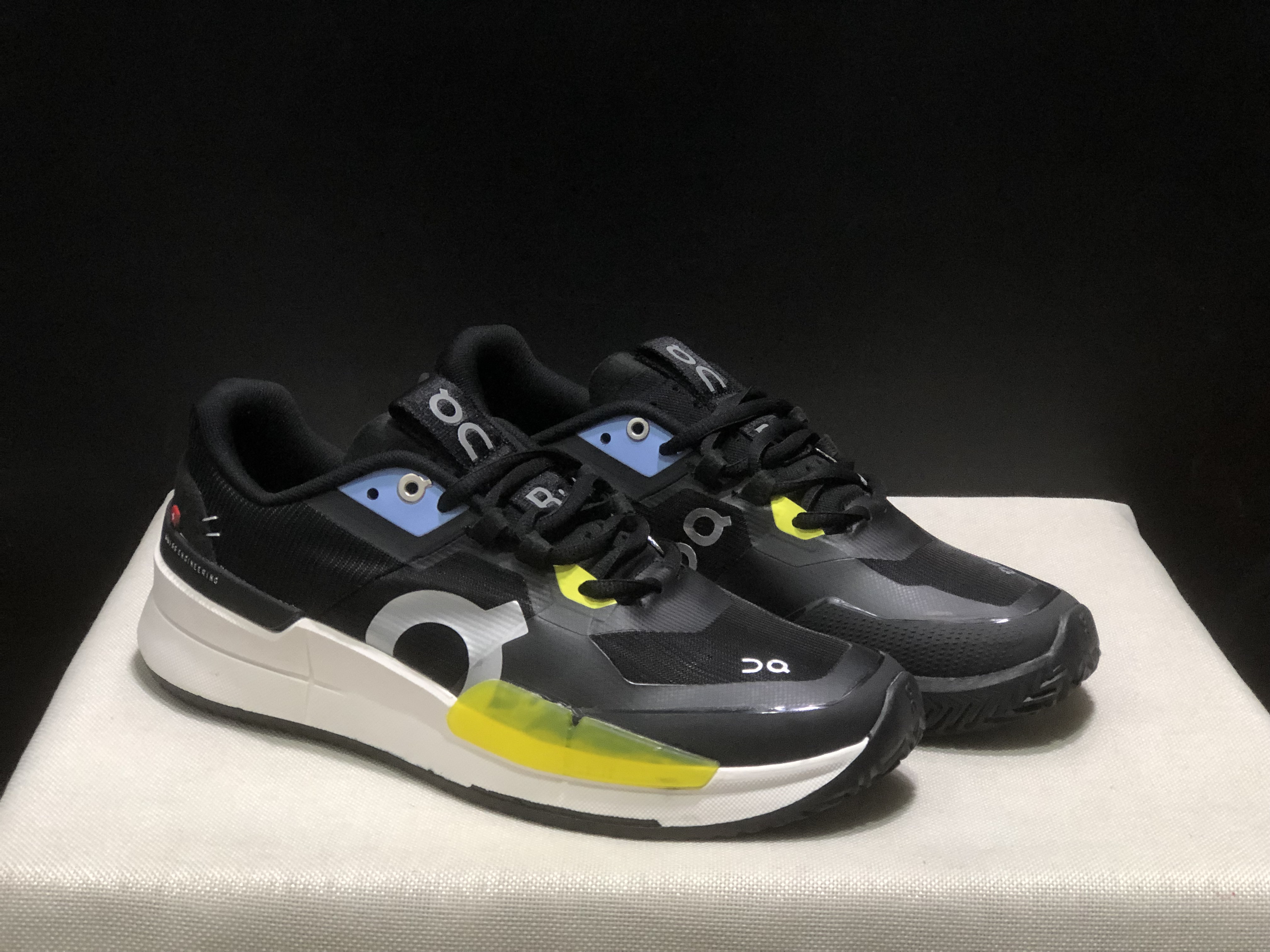 On Running The Roger Pro 2 Breathable Mesh Training Running Shoes Black/White/Lemon Yellow