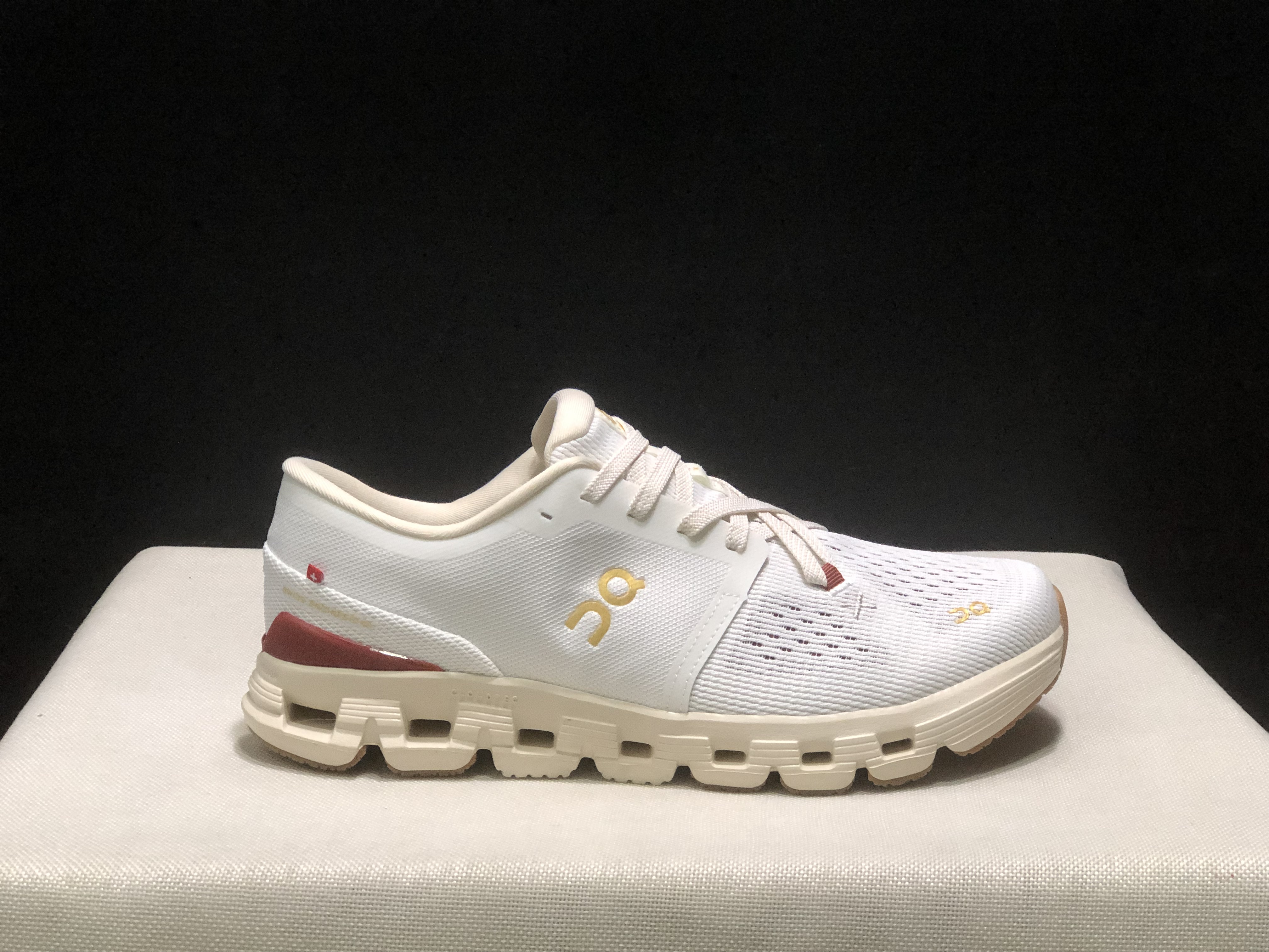 On Running Cloud X4 Comfortable Running Shoes Ivory/Cream