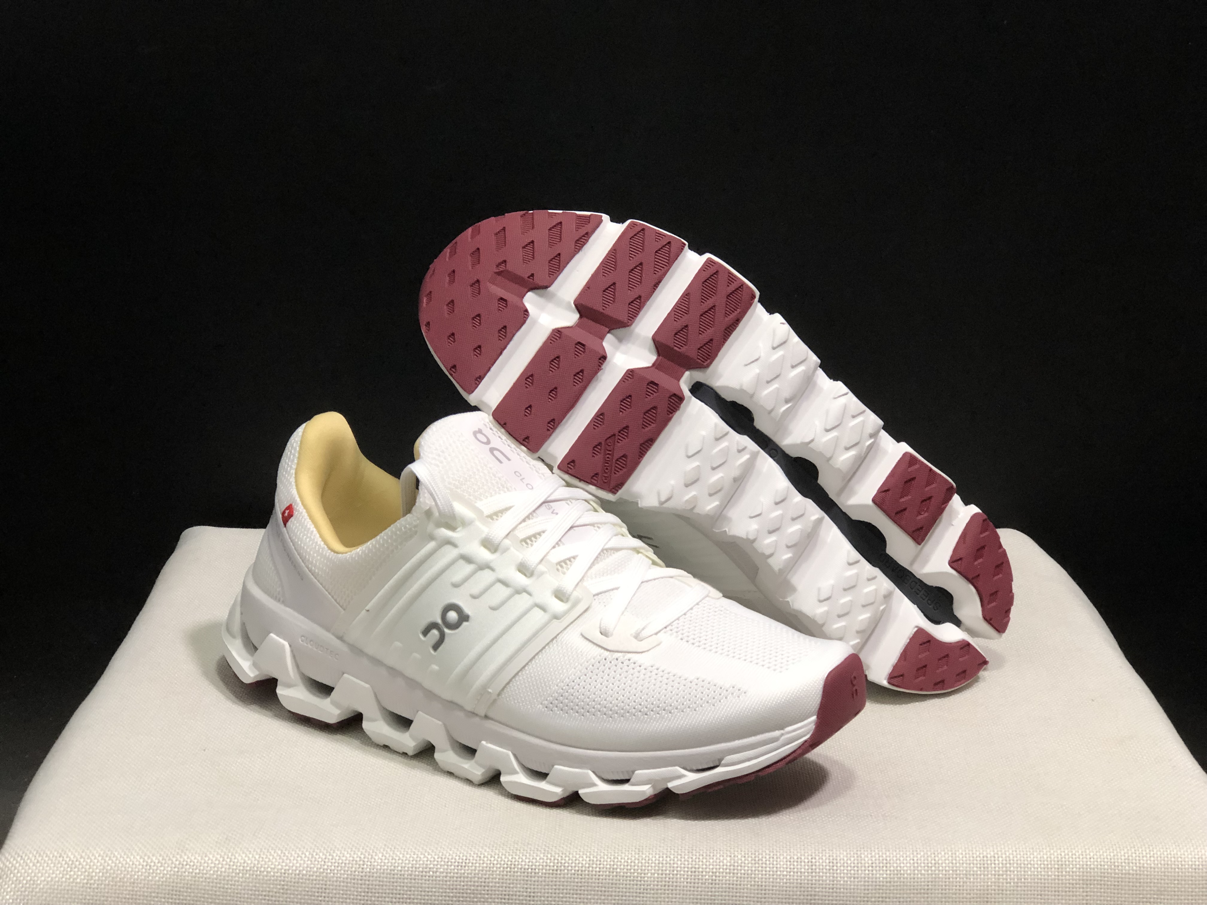 On Running Cloudswift 3 Trendy And Comfortable Running Shoes White