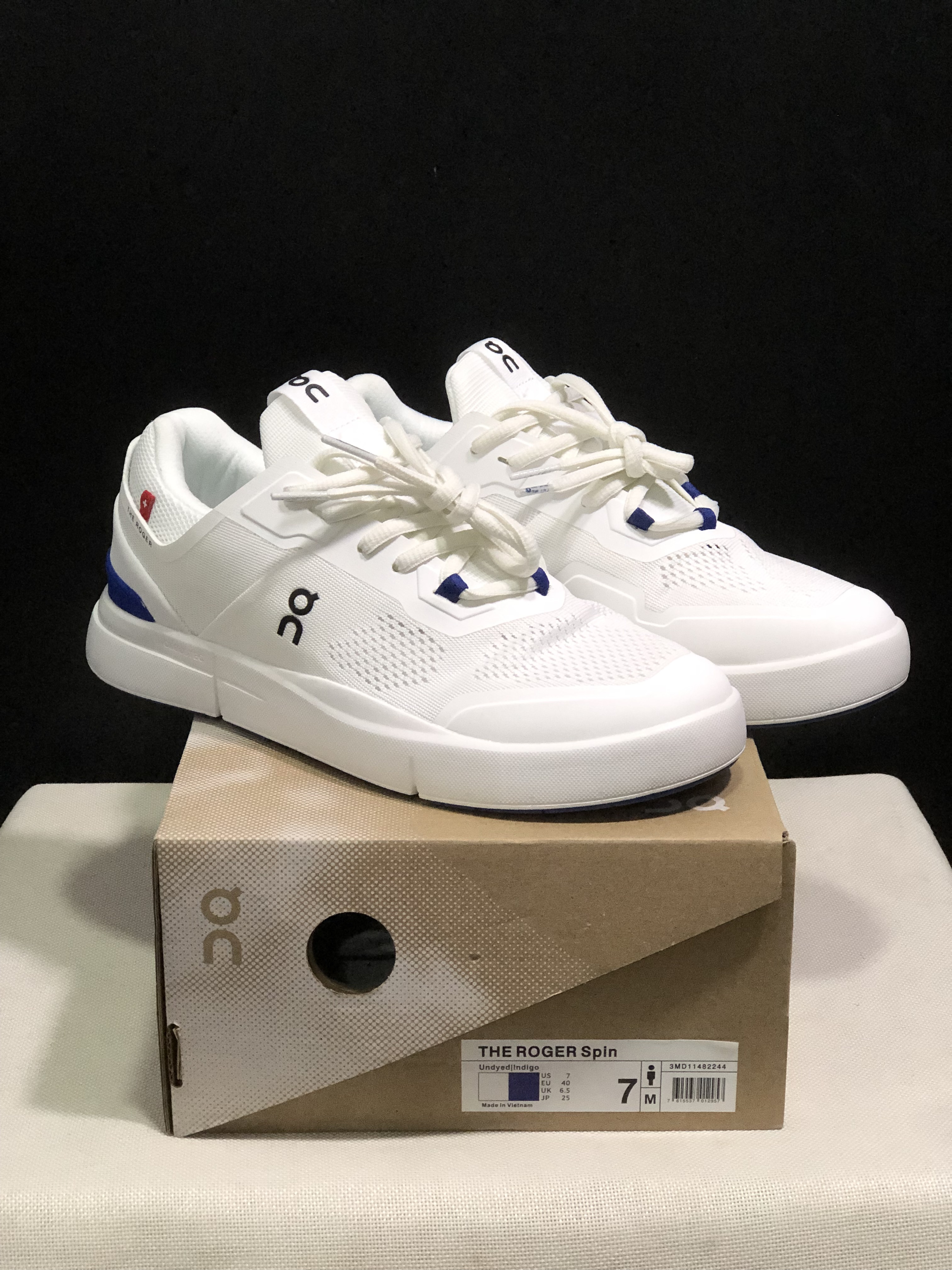 On Running The Roger Spin Breathable Mesh Sneakers White/Indigo