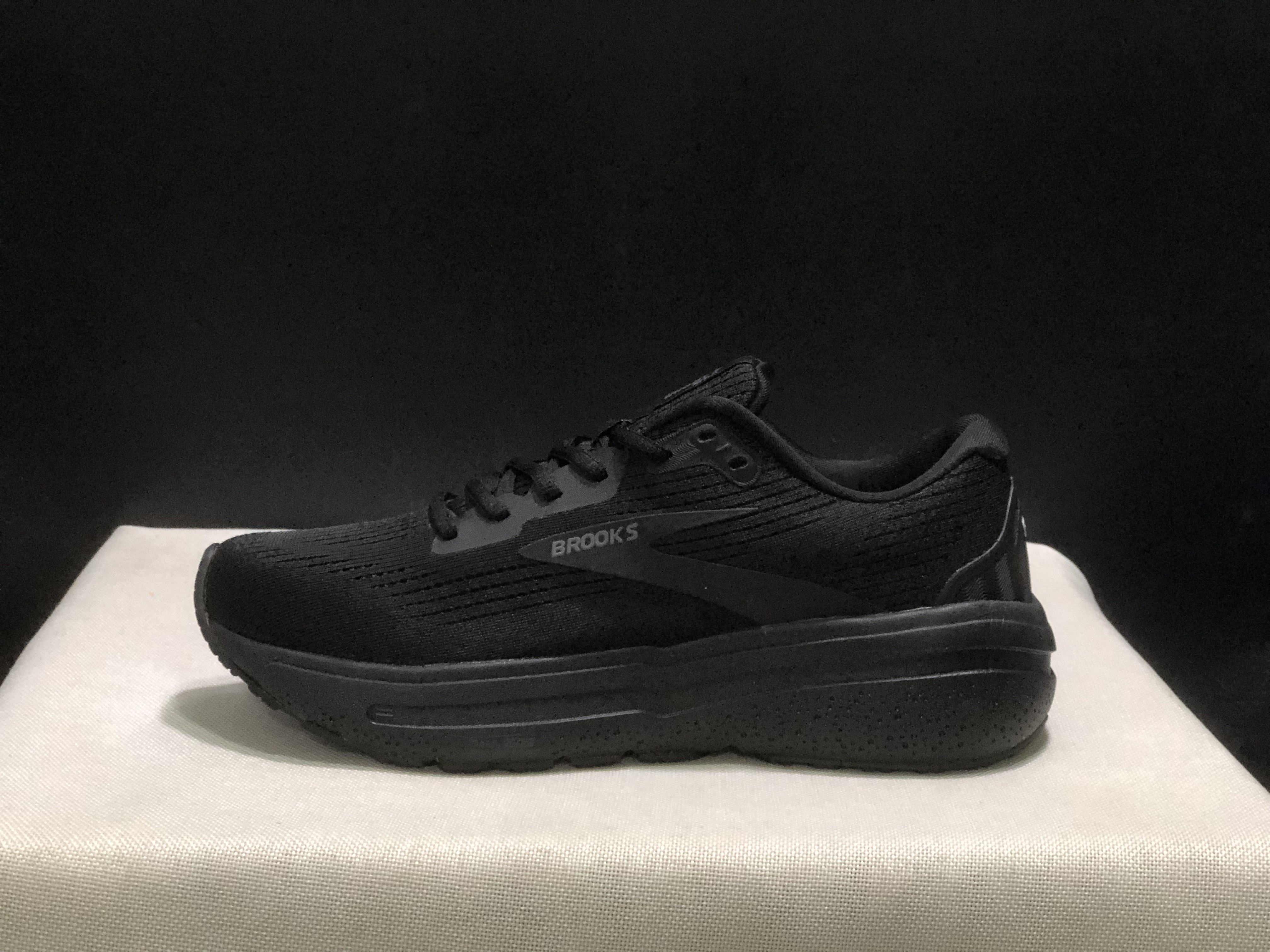 Brooks Ghost Max 2 Breathable Low-top Running Shoes Black