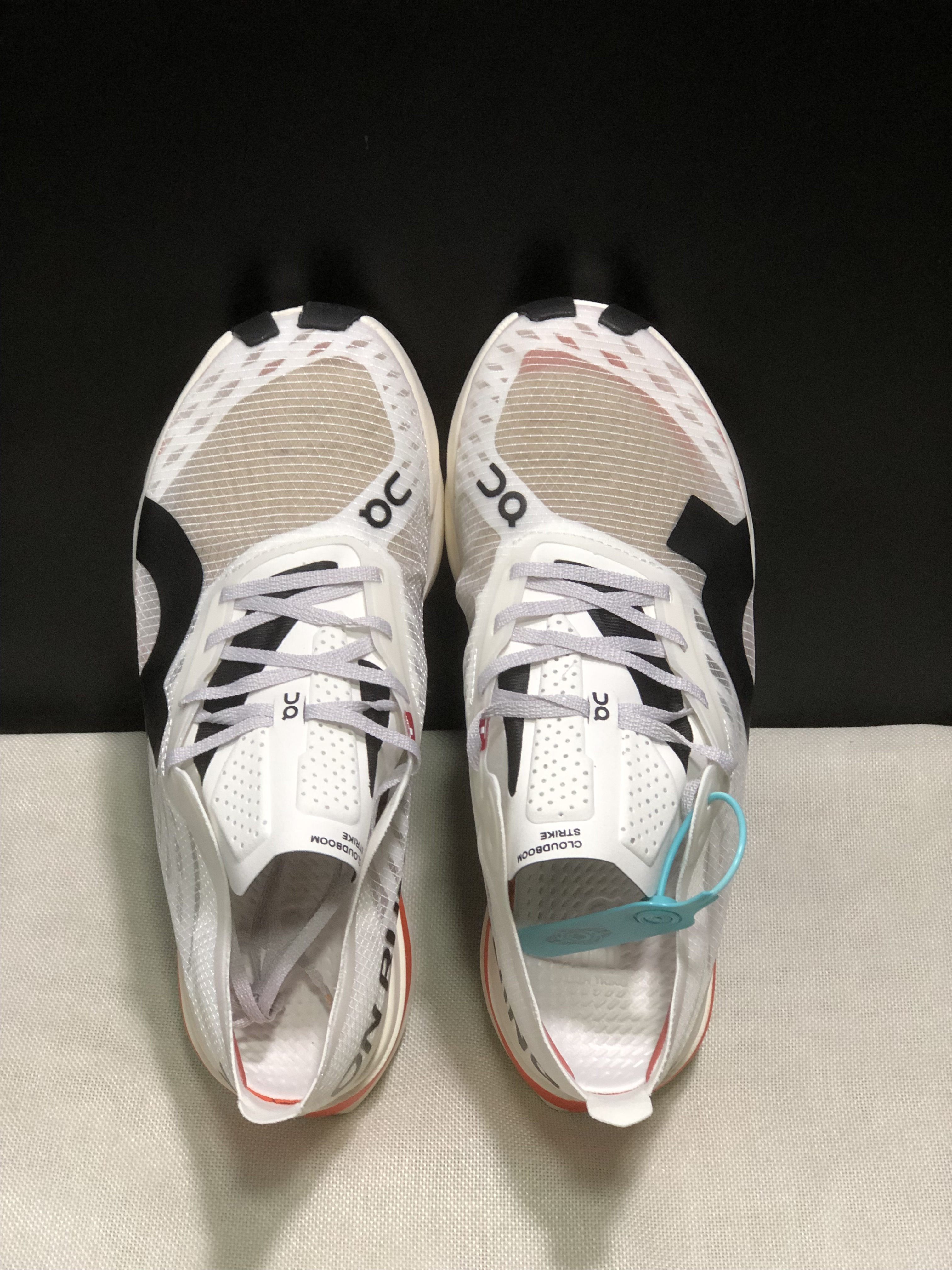 On Running Cloudspike Amplius Shock-Absorbing And Wear-Resistant Marathon Road Running Shoes White