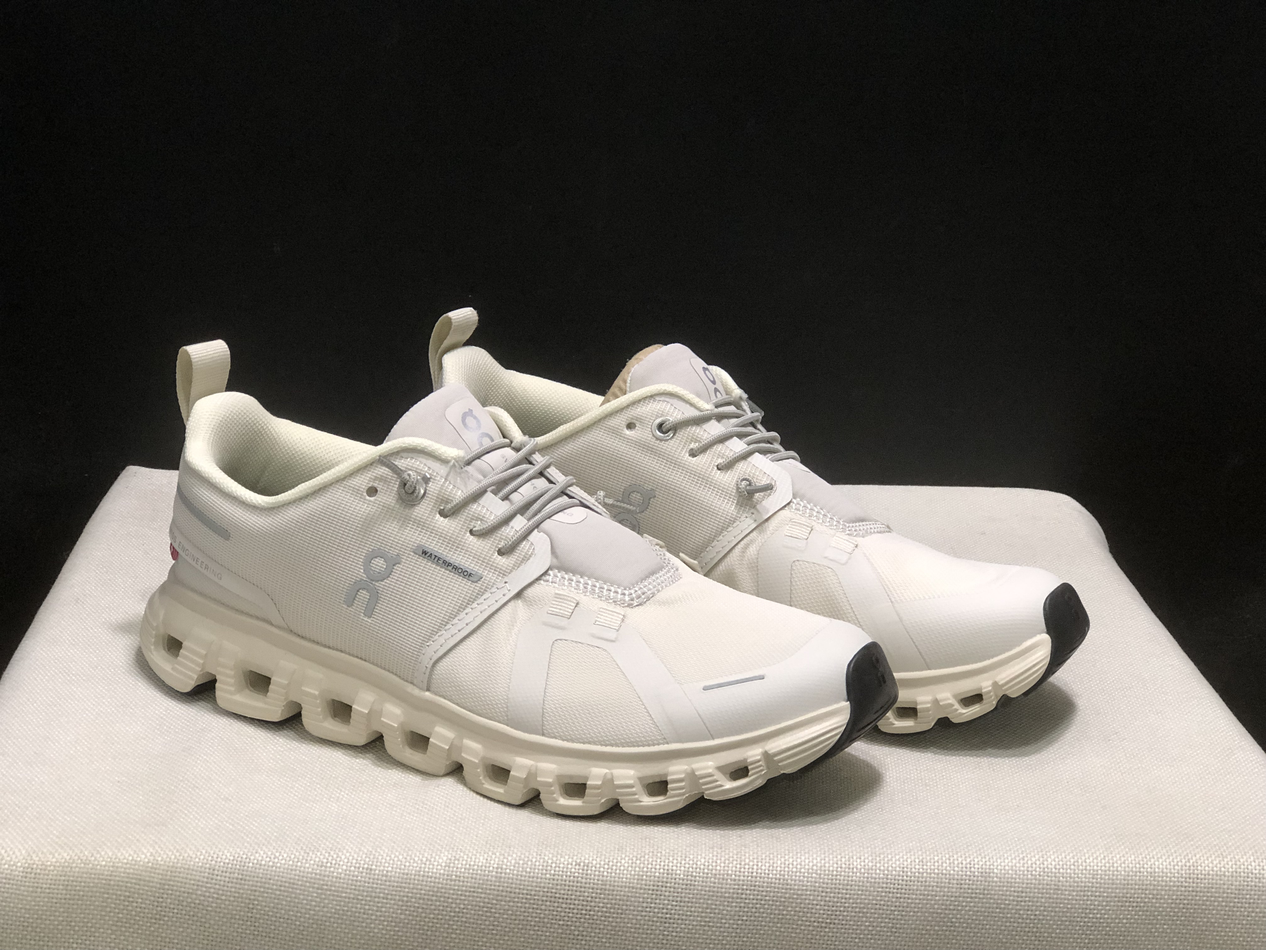 On Running Cloud 6 Casual Life Shoes Beige White