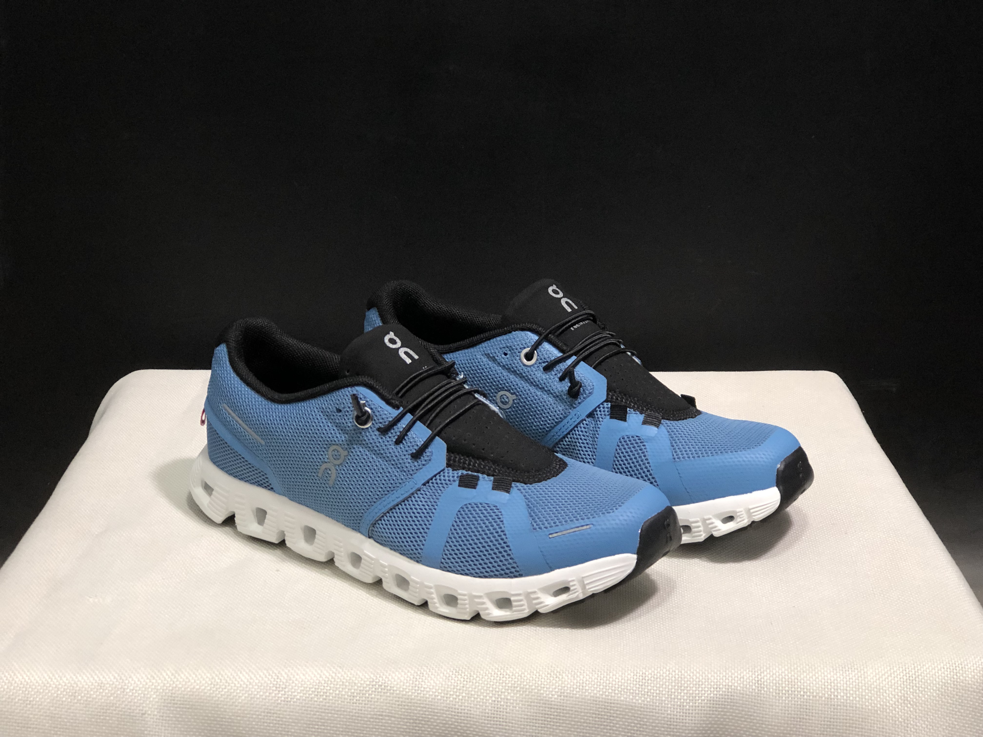 On Running Cloud 5 Lightweight Running Shoes Midnight Blue/Black