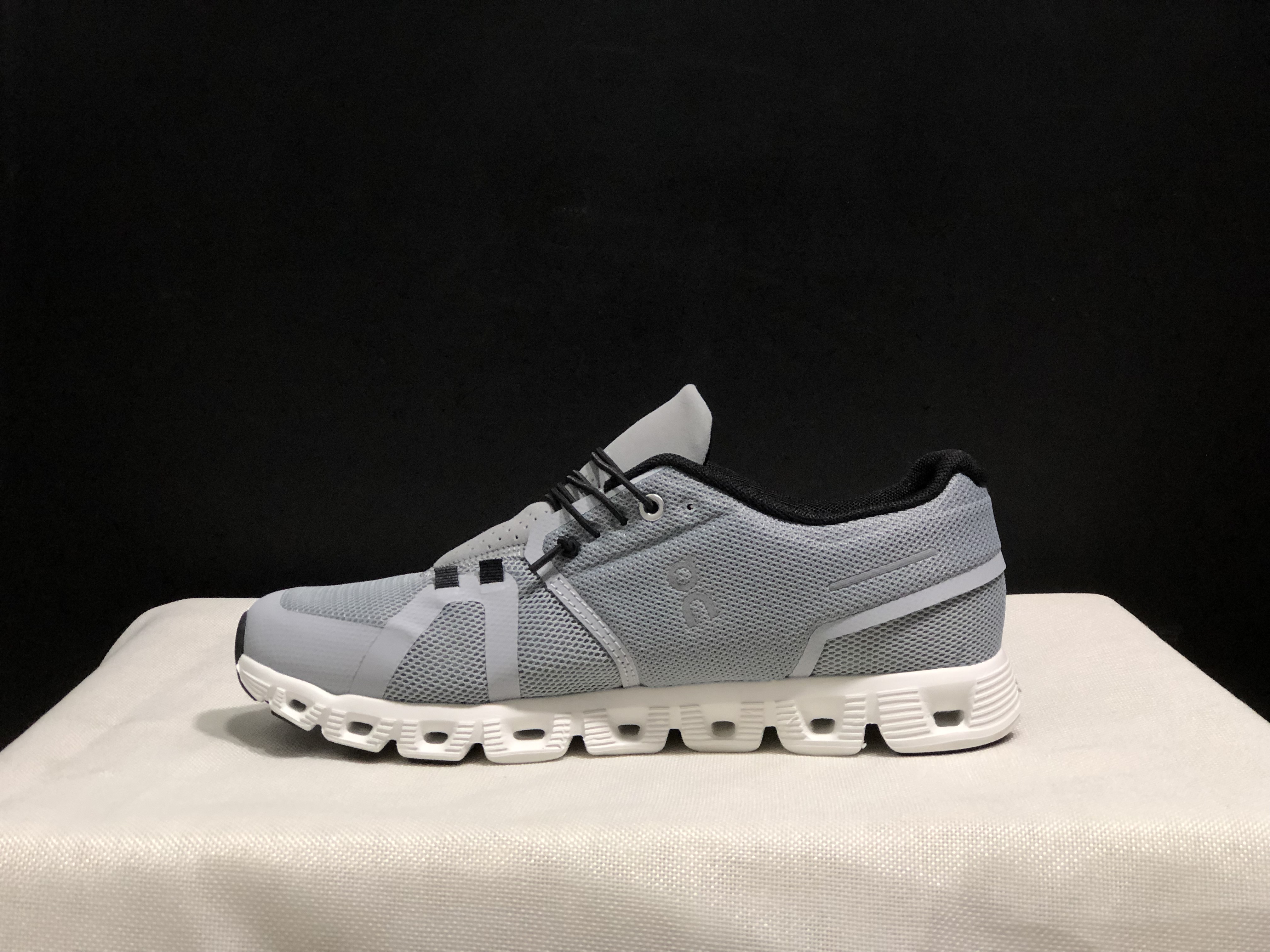 On Running Cloud 5 Lightweight Running Shoes Alloy Grey