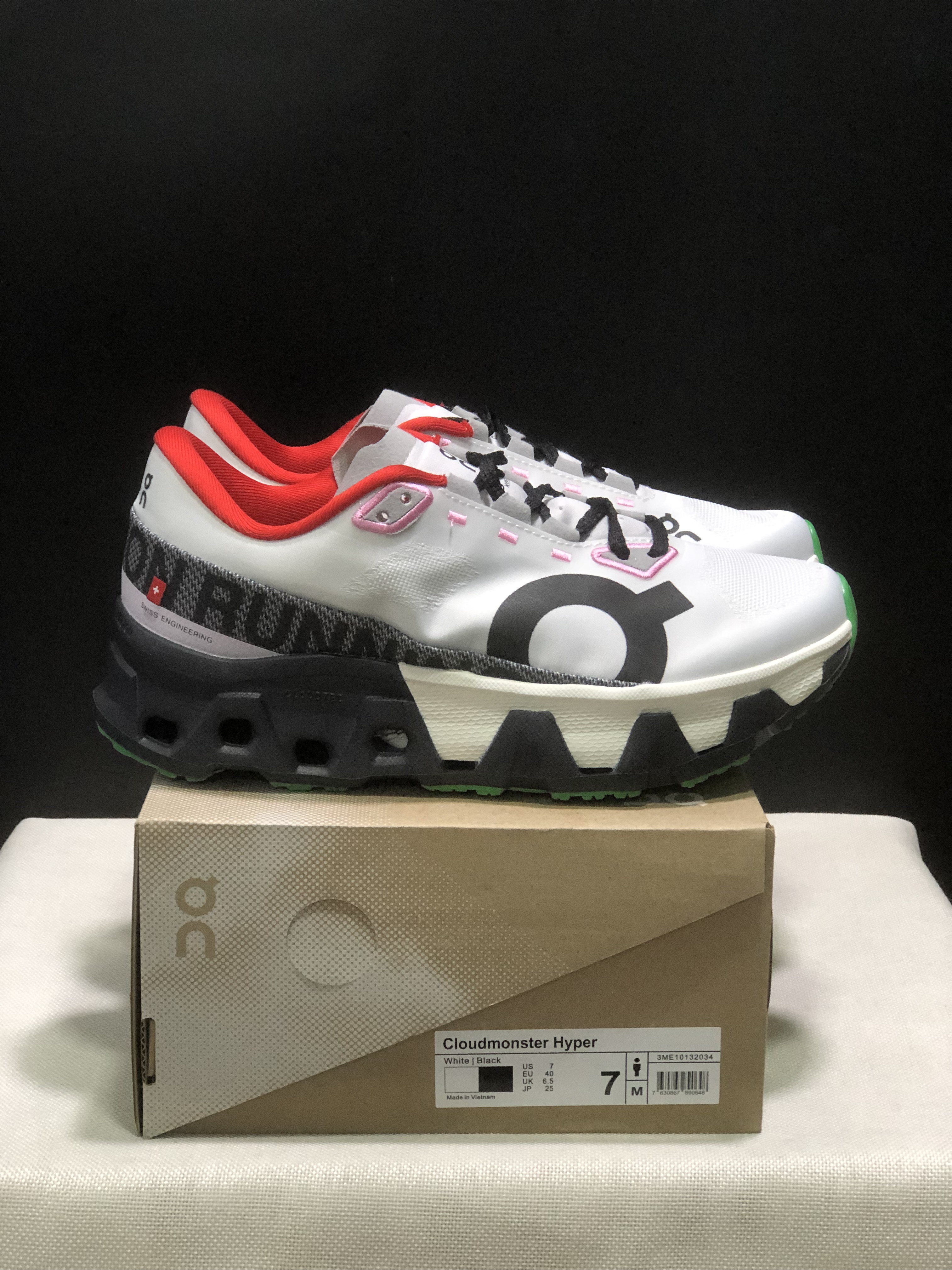 On Running Cloudmonster Hyper Running Shoes White/Black