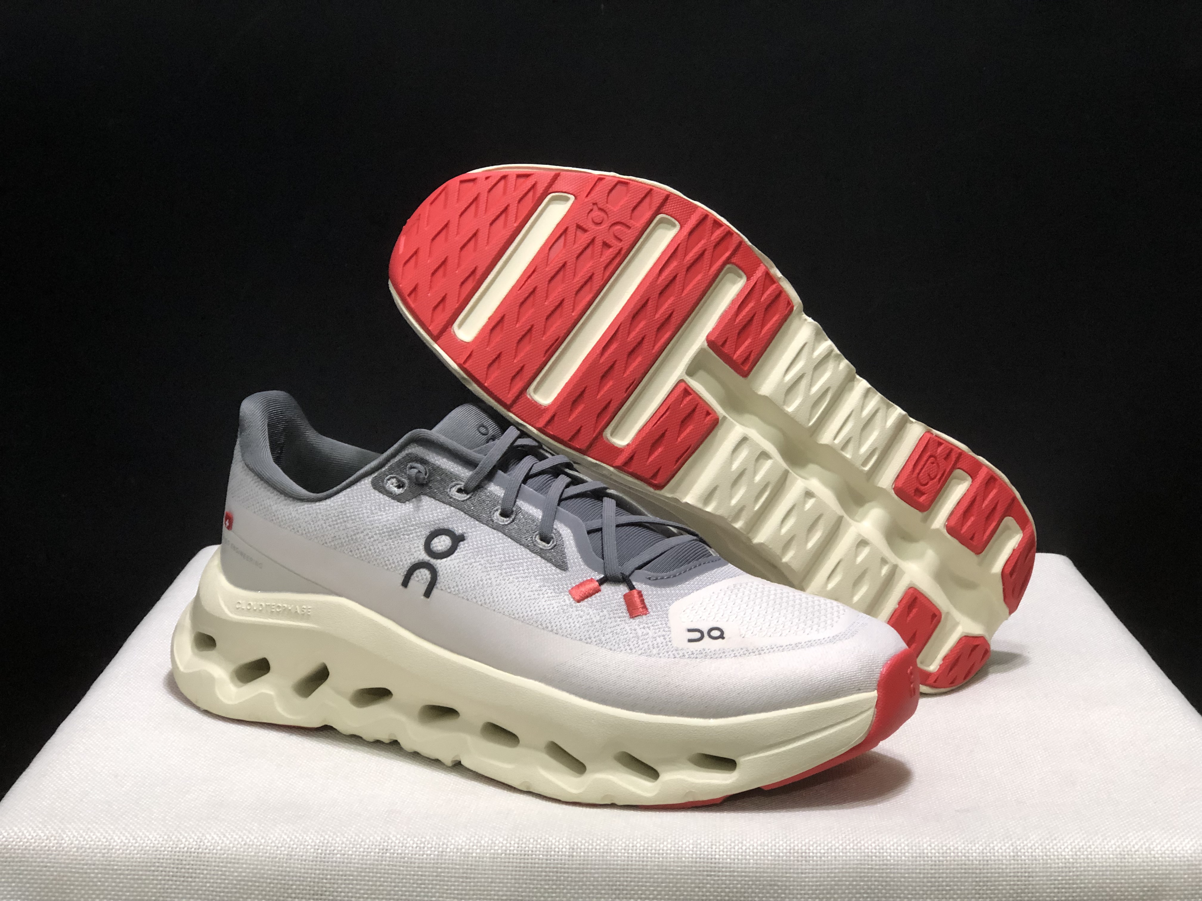 On Running Cloudtilt Shock Absorption Casual Running Shoes Rock/Sand