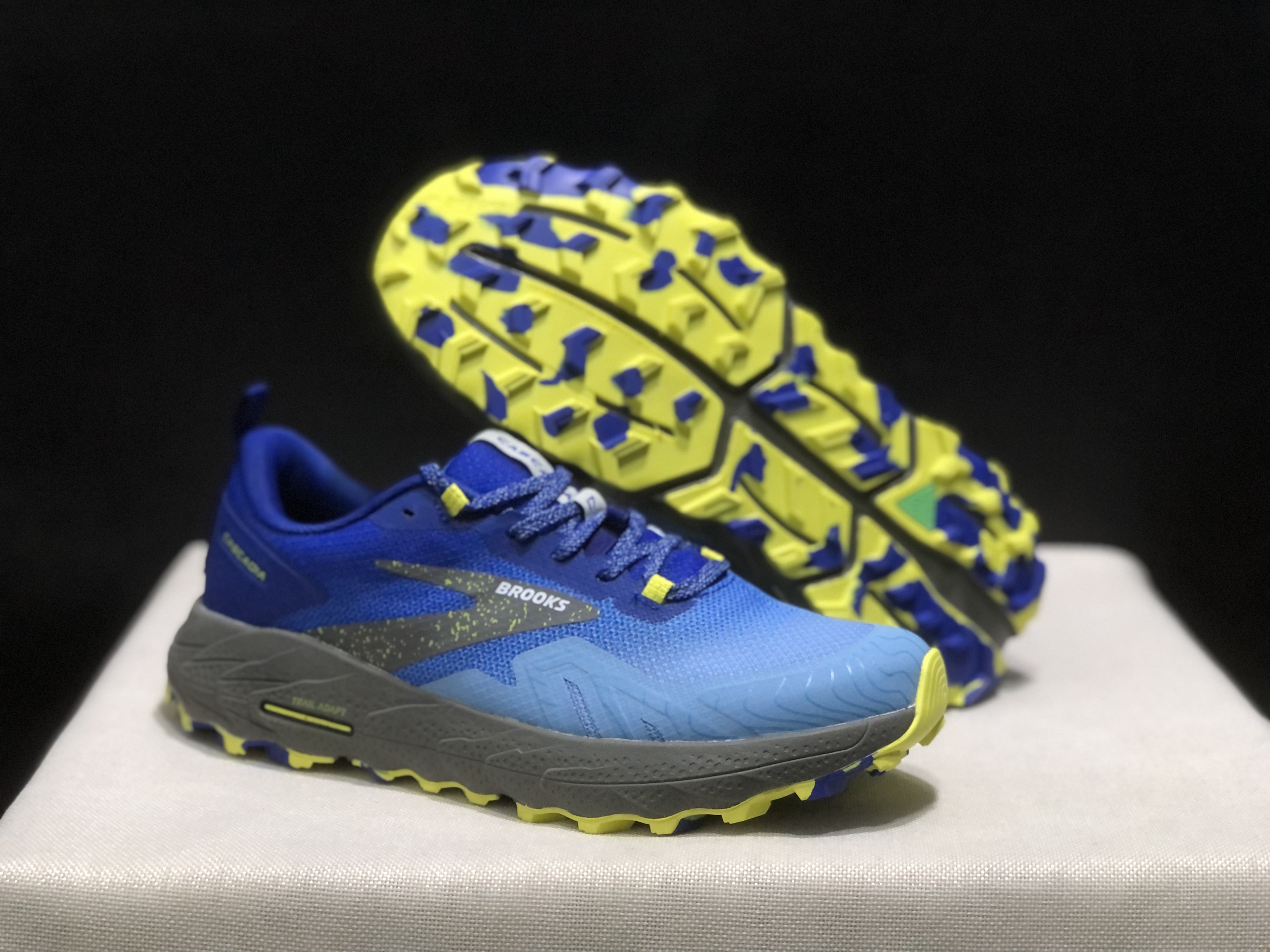 Brooks Cascadia 17 Trail Running Shoes Blue/Surf The Web/Sulphur
