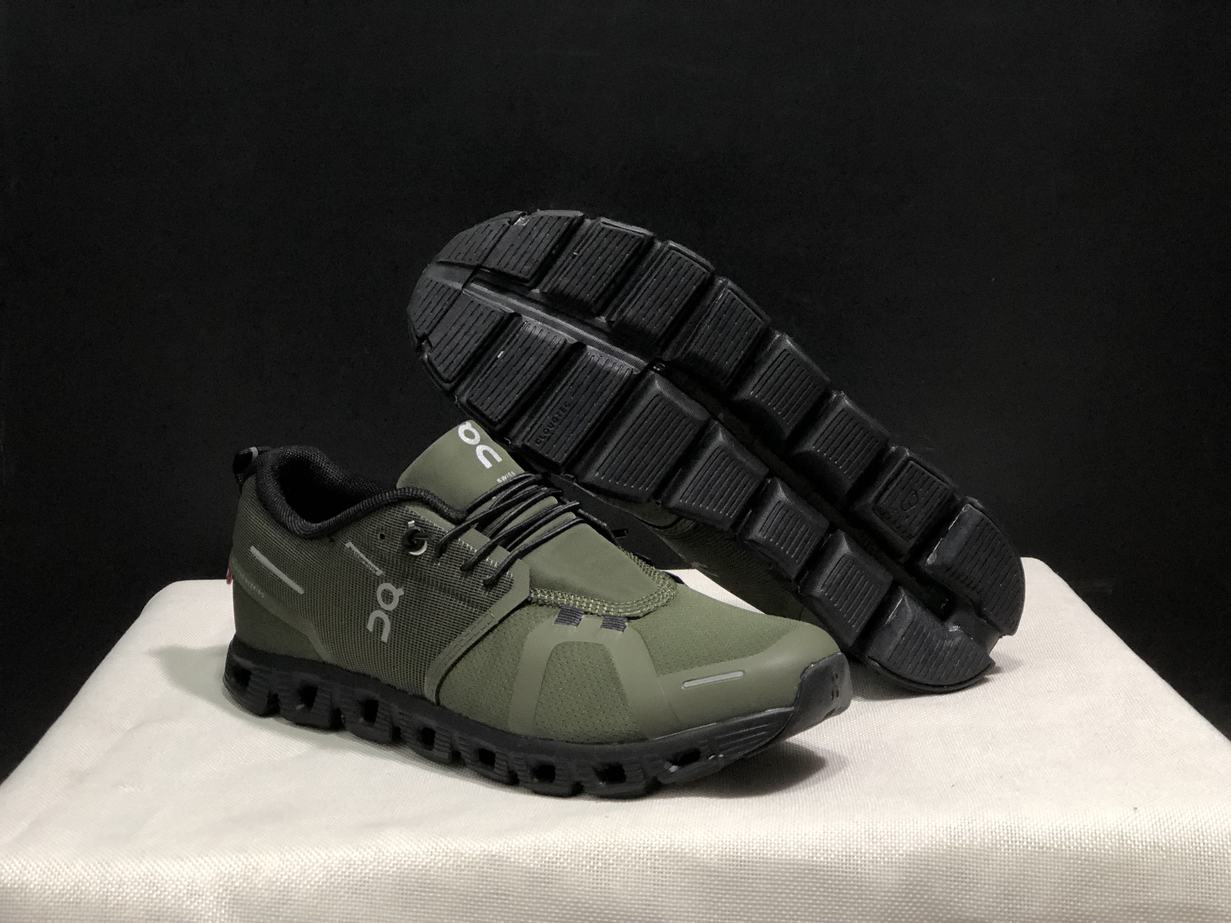 On Running Cloud 5 Lightweight Running Shoes Green