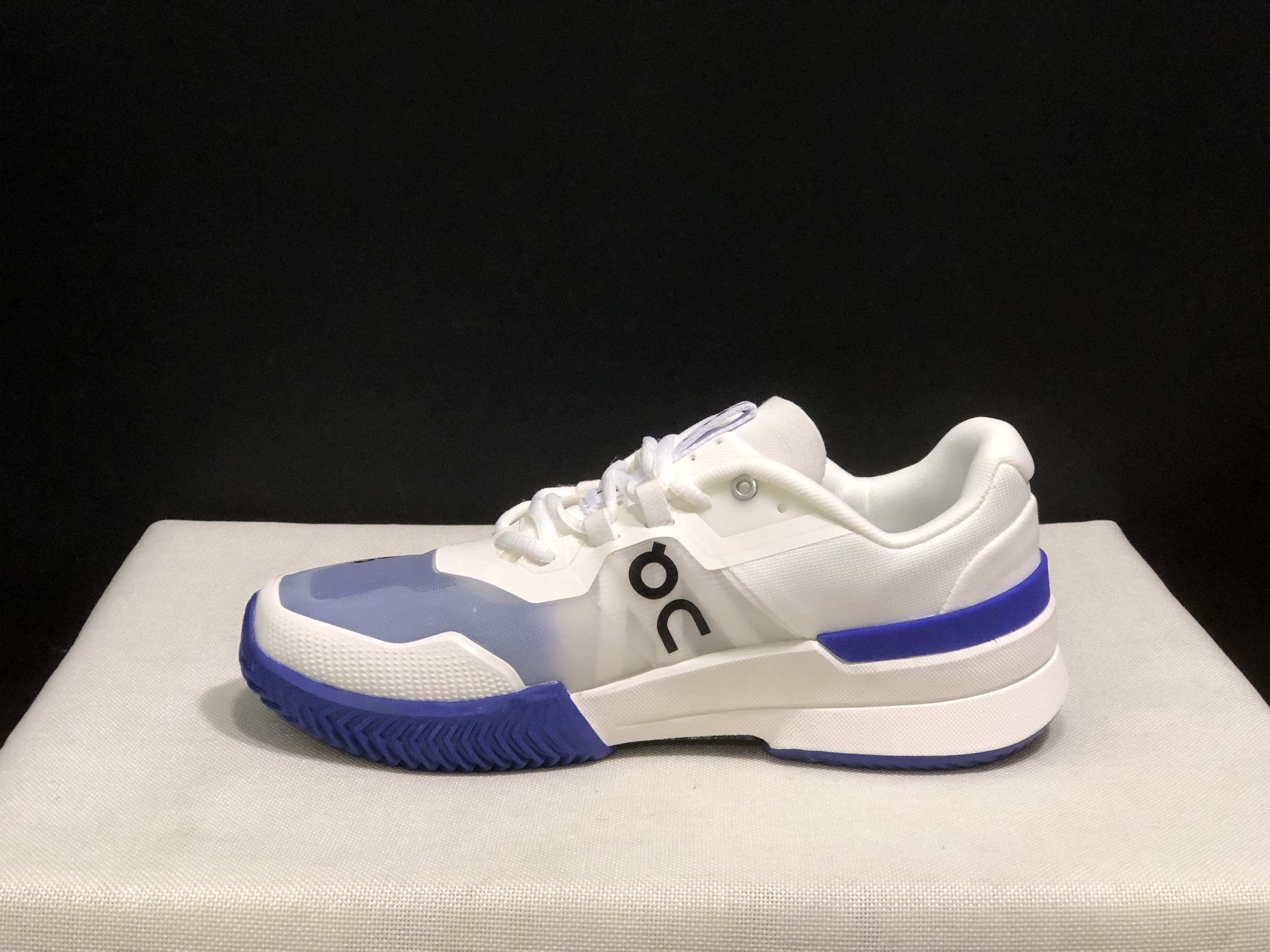 On Running The Roger Pro 2 Breathable Mesh Training Running Shoes White/Indigo