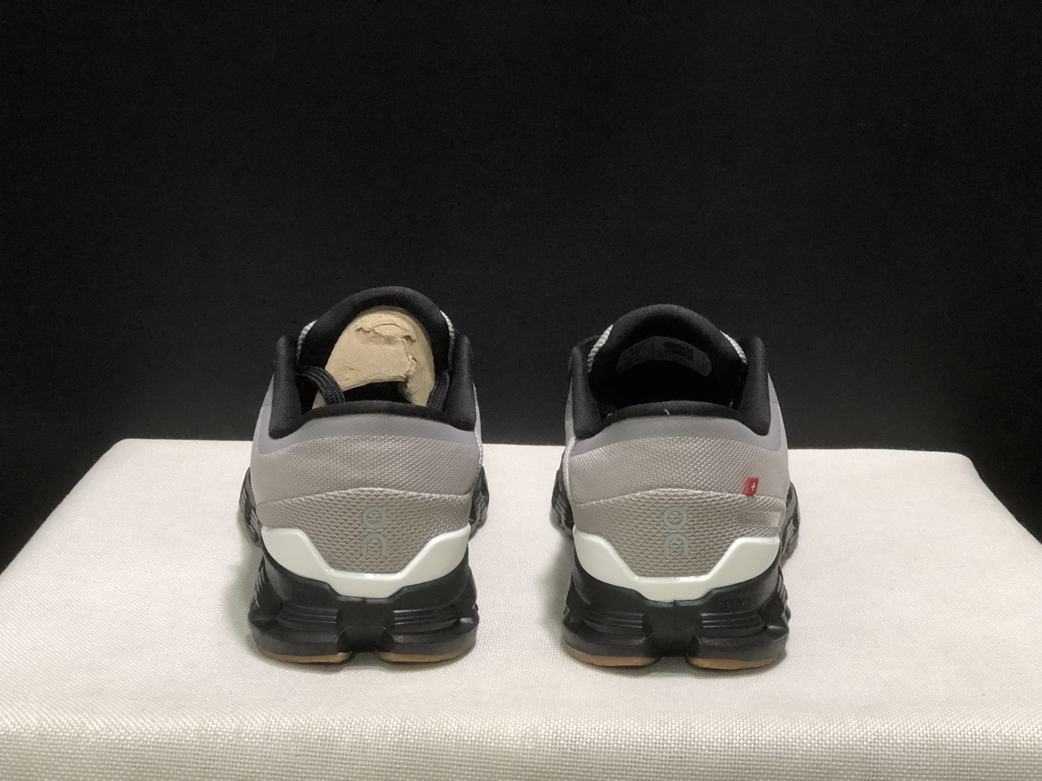 On Running Cloud X4 Comfortable Running Shoes Fog/Black