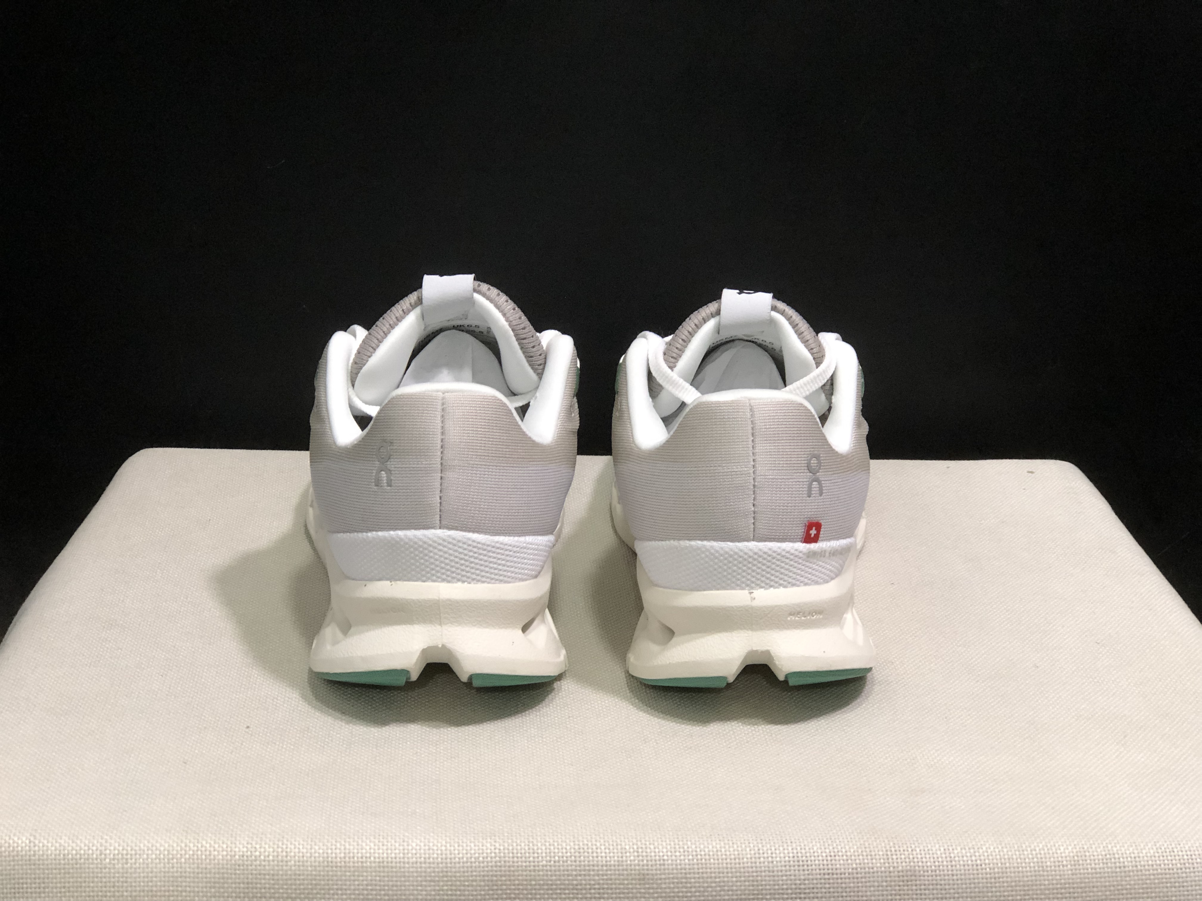 On Running Cloudsurfer Training Anti-Slip Running Shoes Khaki/Iovry