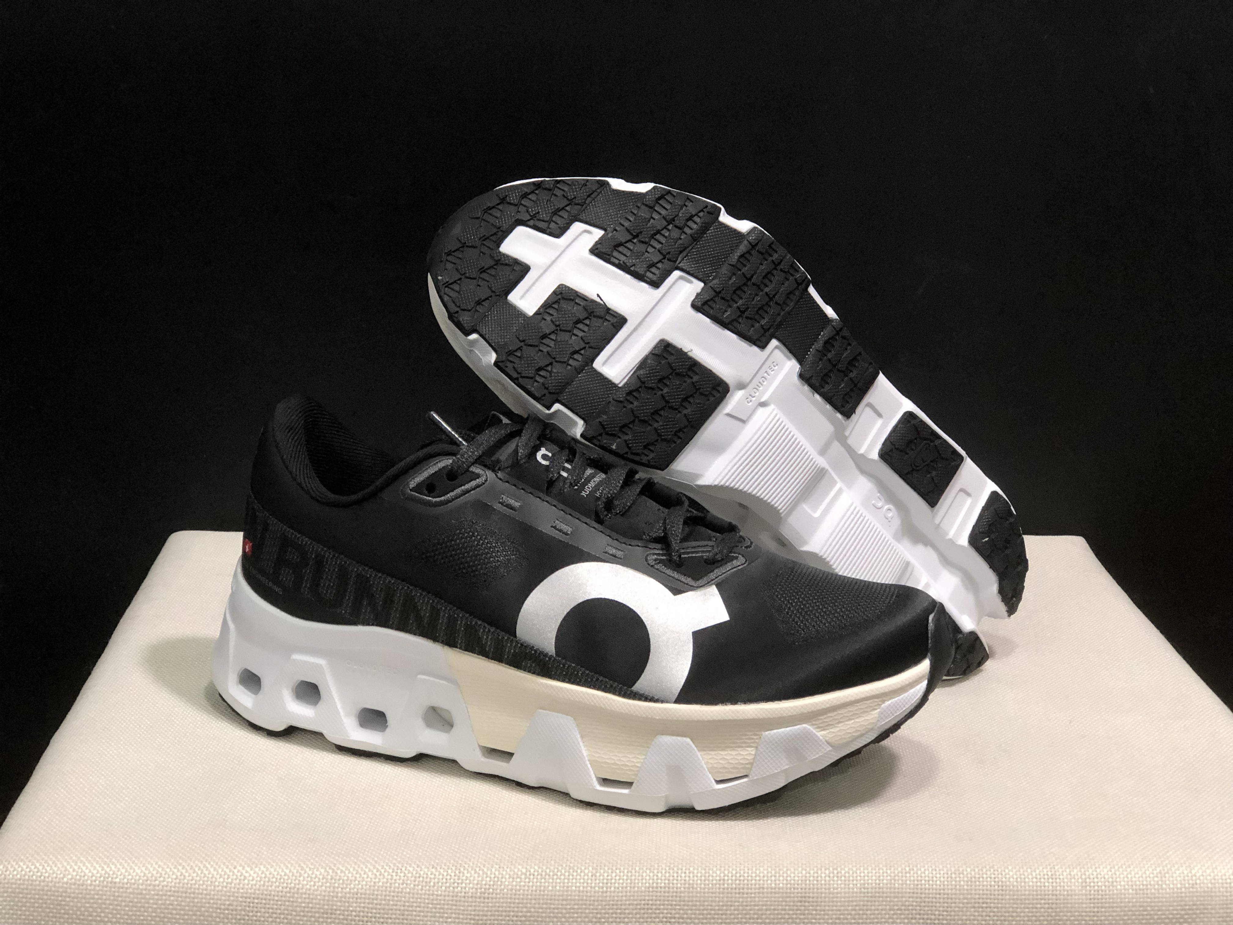 On Running Cloudmonster Hyper Running Shoes Black/White
