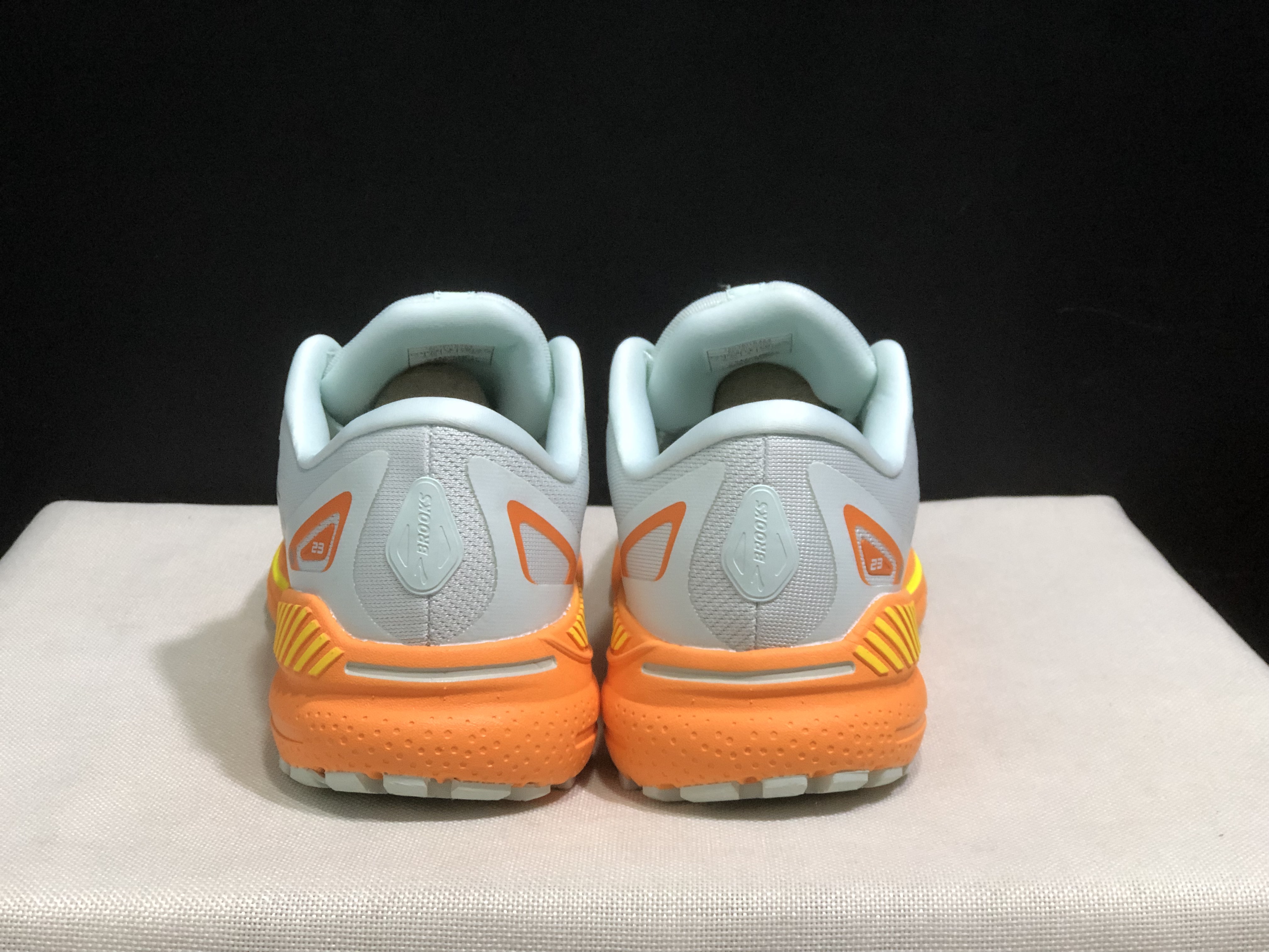 Brooks Adrenaline GTS 23 Shock-absorbing Wear-resistant Low-top Running Shoes Light Blue/Sunset Yellow