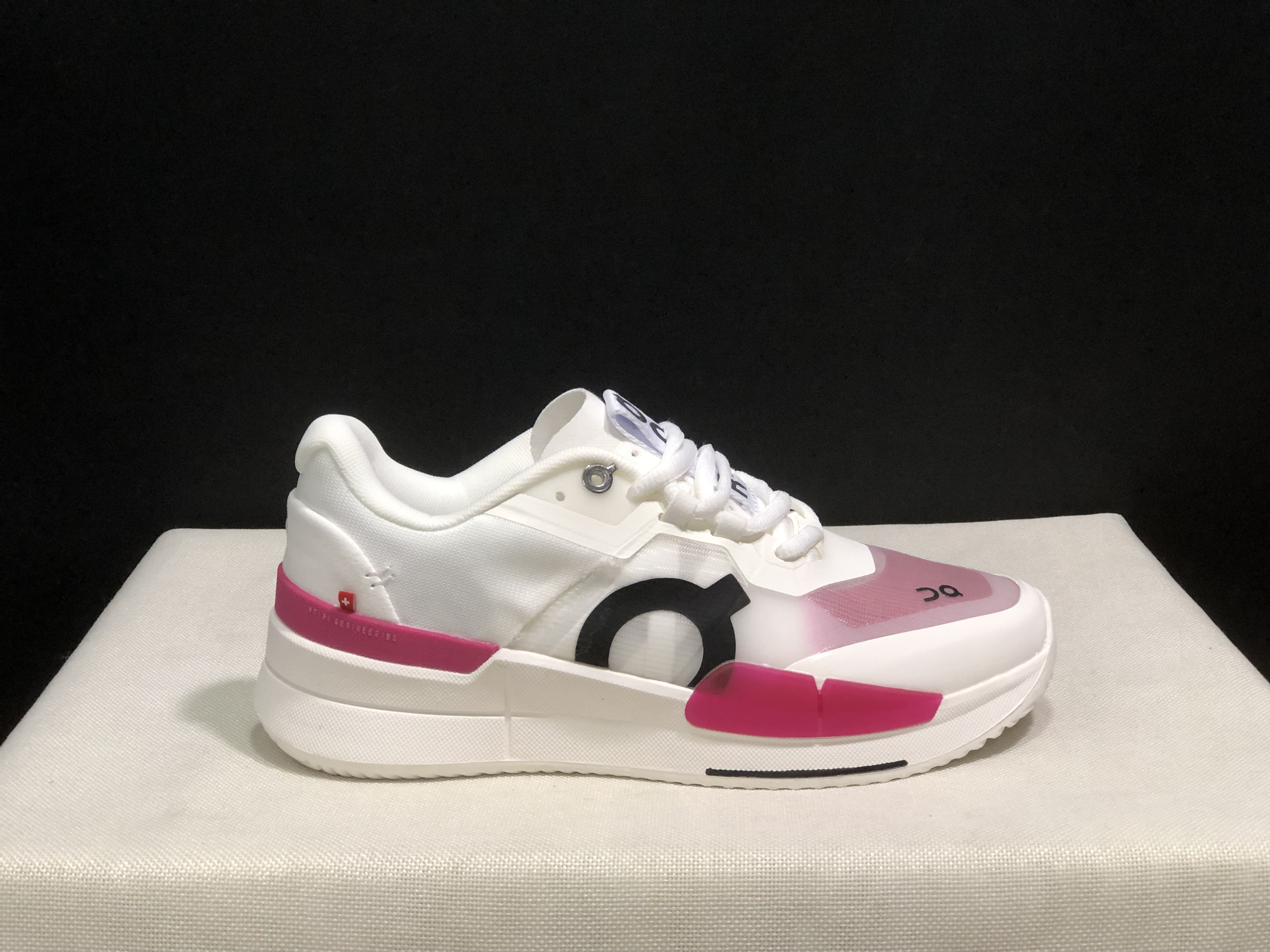 On Running The Roger Pro 2 Breathable Mesh Training Running Shoes White/Rose Red