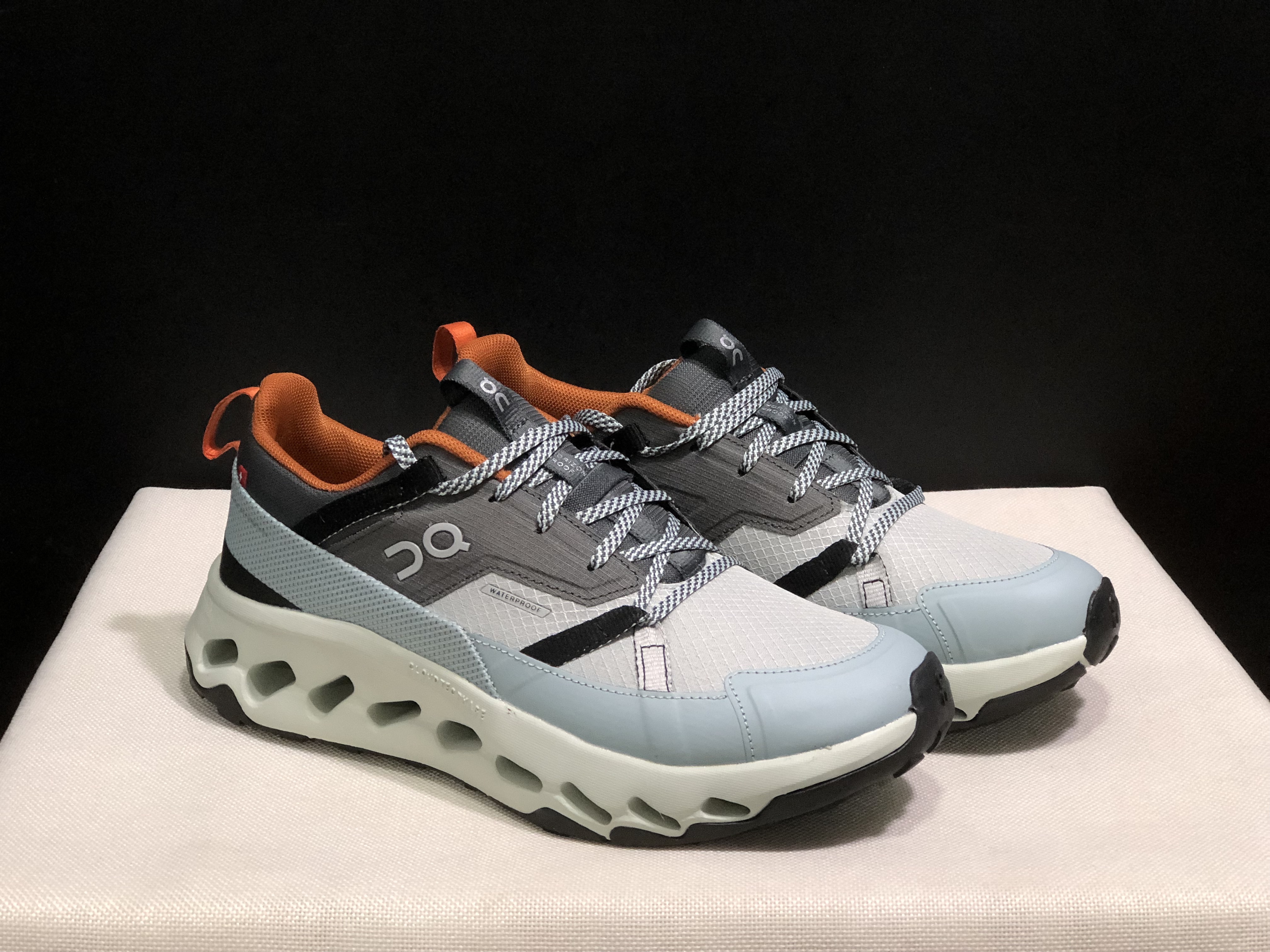 On Running Cloudhorizon Comfortable Hiking Shoes Moon/Orange