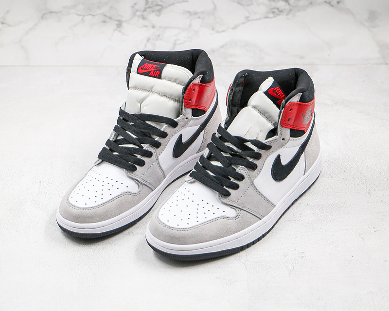 Nike Air Jordan 1 Retro High Light Smoke Grey Sneakers