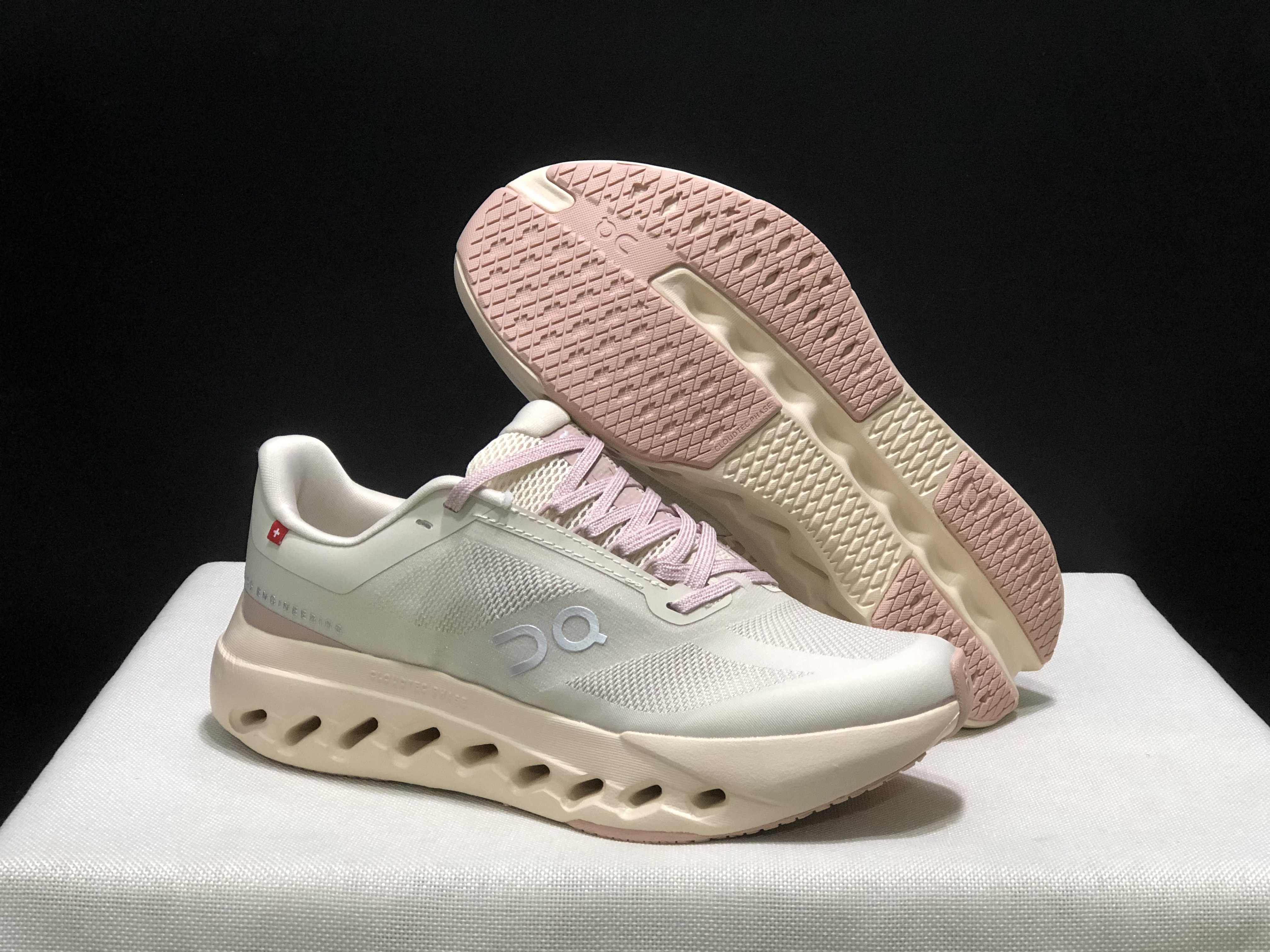 On Running Cloudsurfer Next Casual Running Shoes Moonlight/Powder