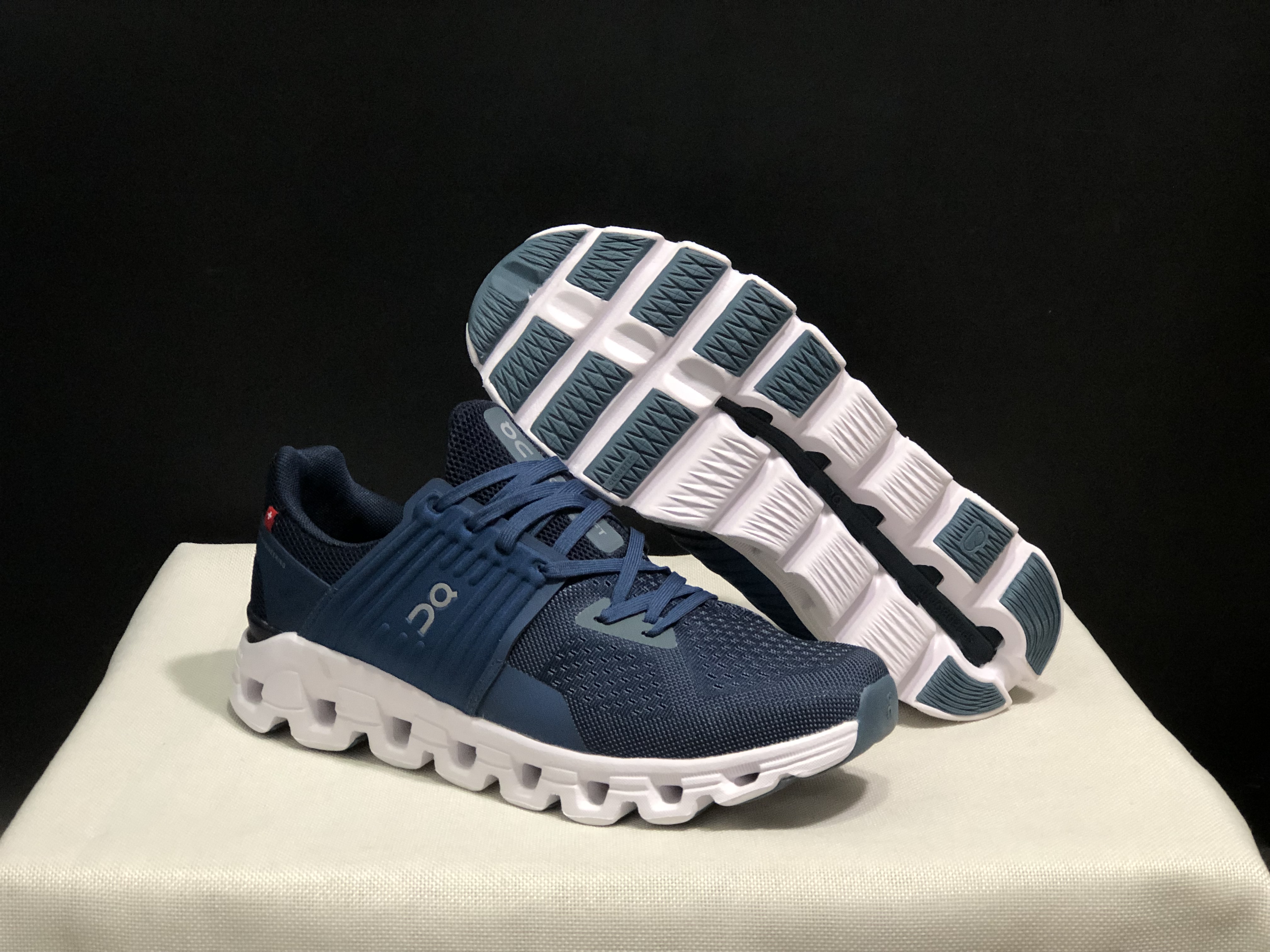 On Running Cloudswift Cushioning Running Shoes Dark Blue/White