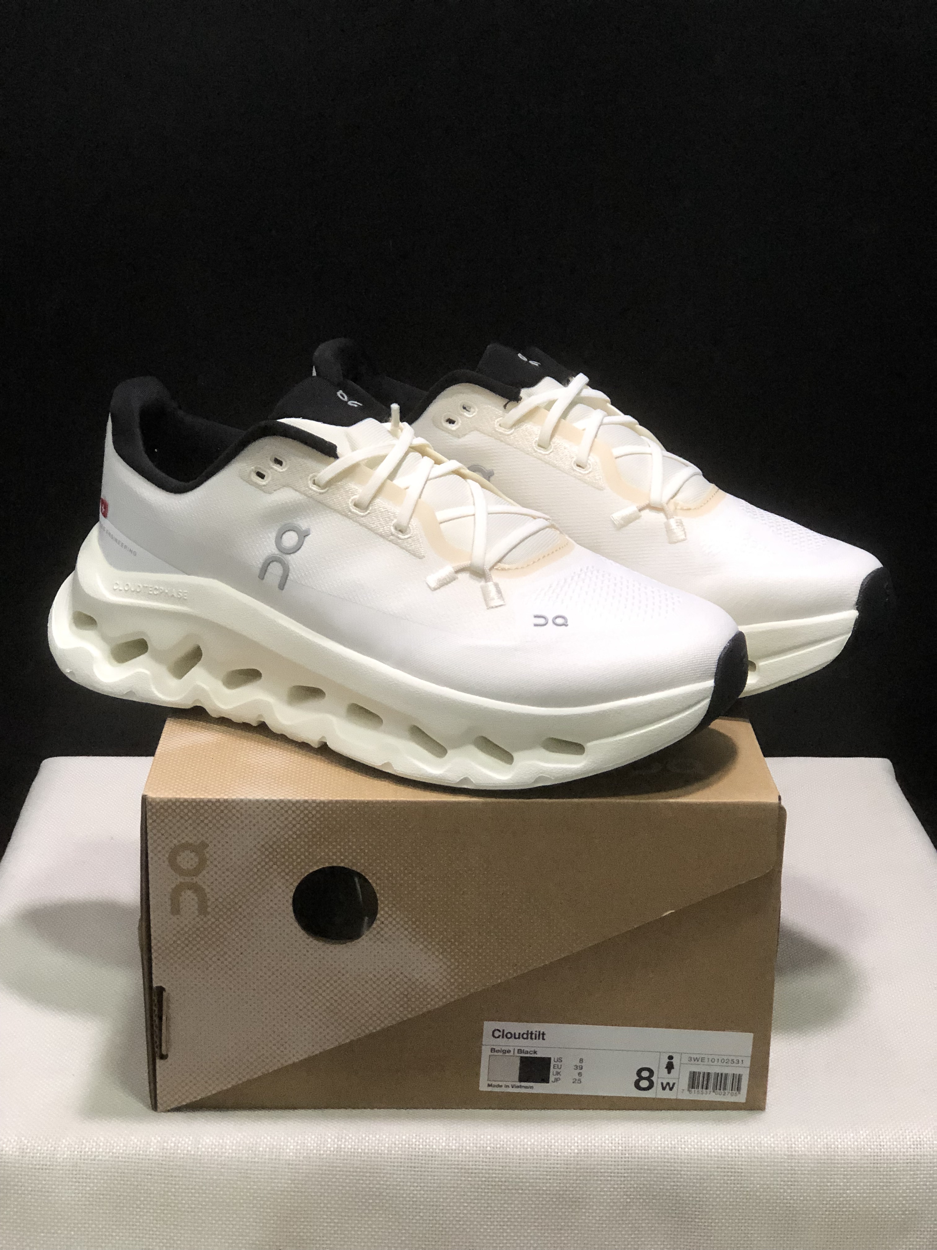 On Running Cloudtilt Shock Absorption Casual Running Shoes Beige/Black