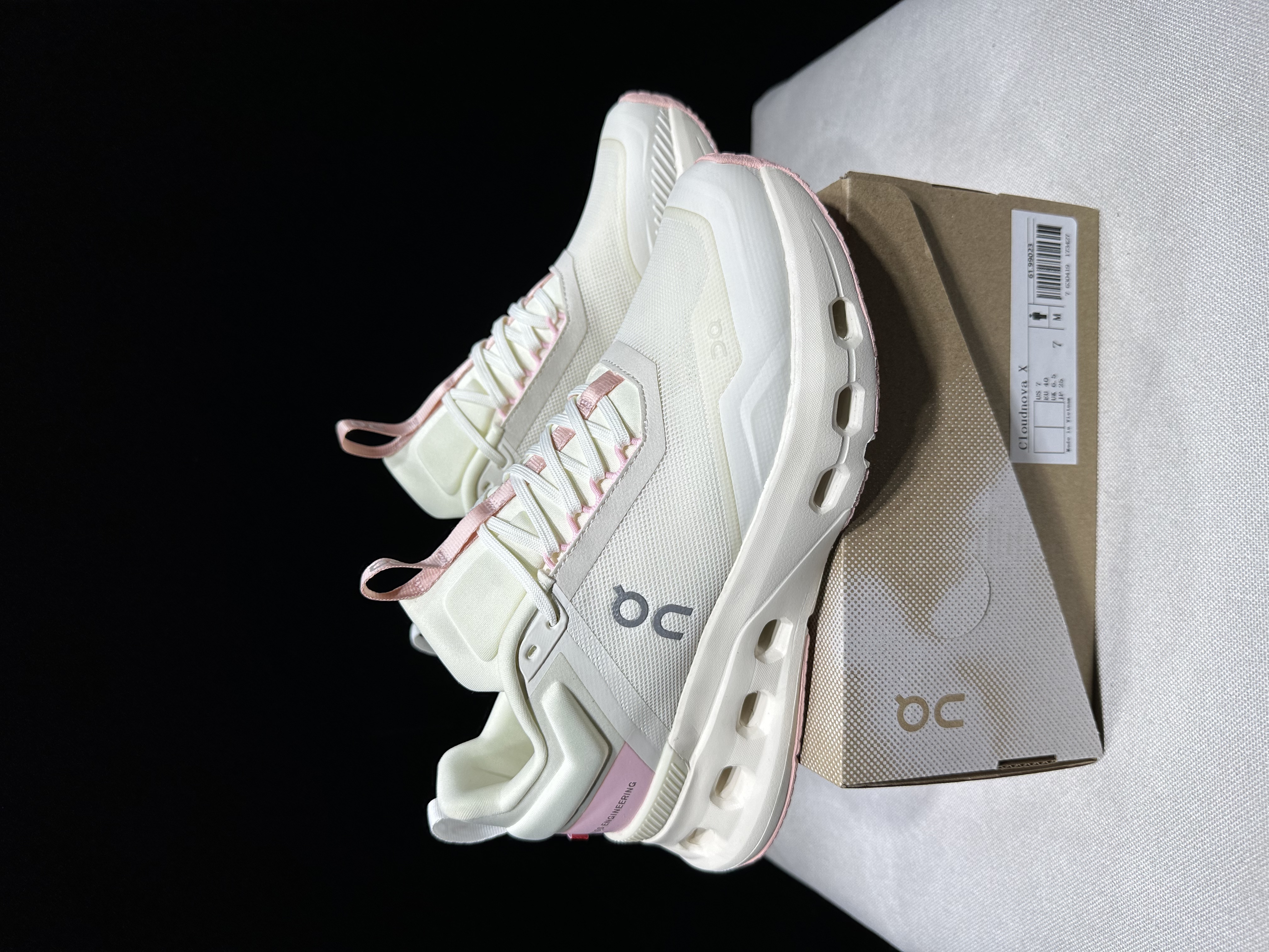 On Running Cloudnova X Comfortable Running Shoes Ivory/Pink