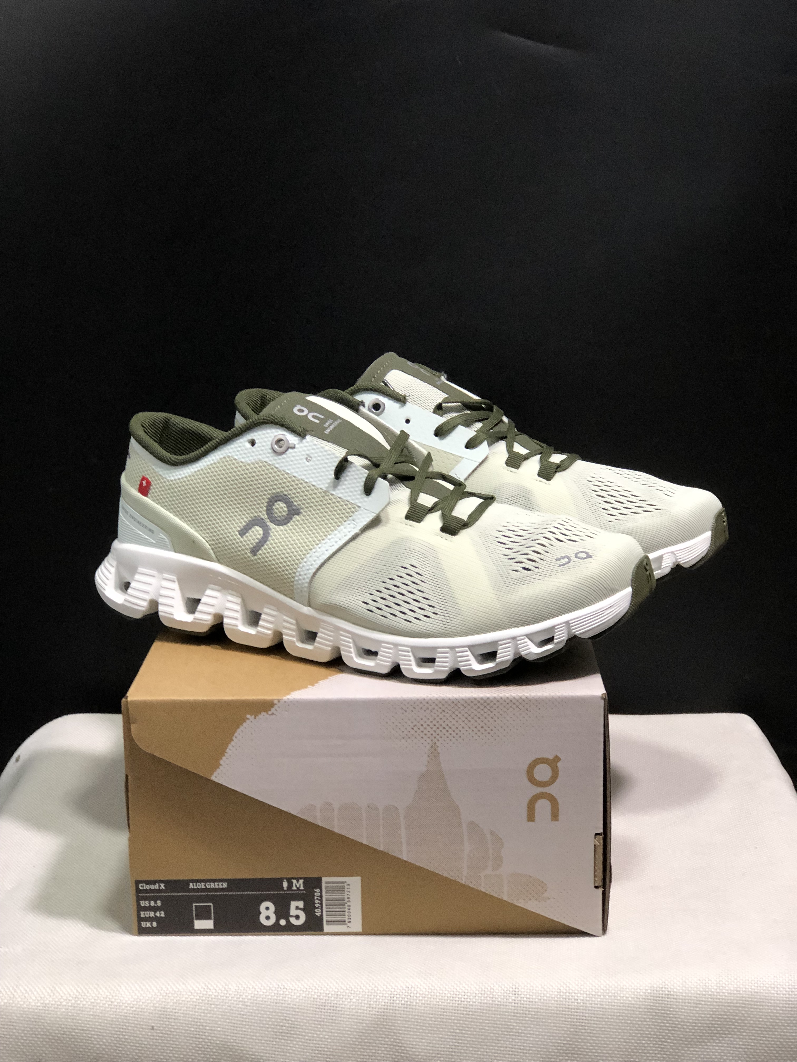 On Running Cloud X Lightweight Running Shoes Aloe Green