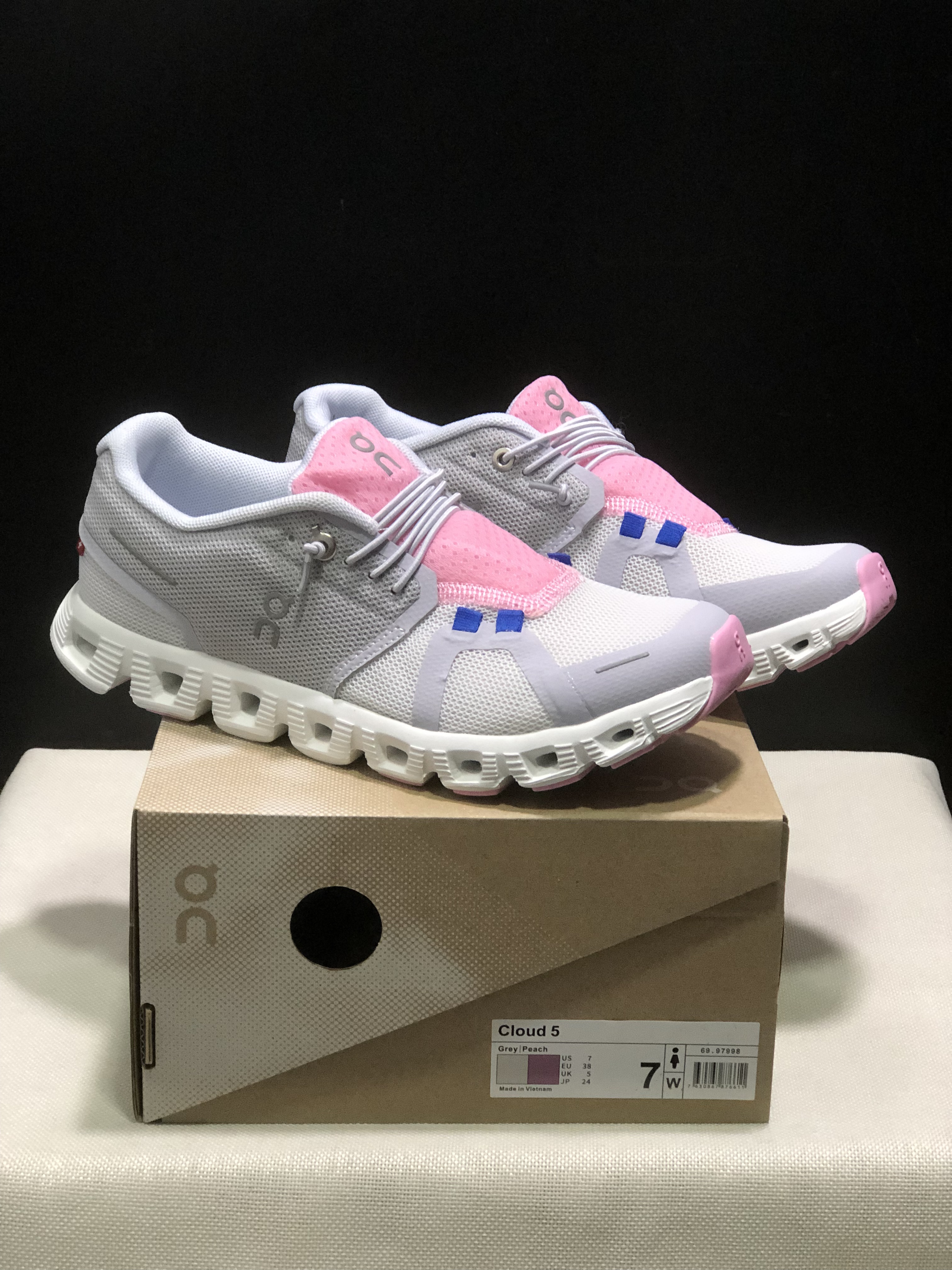 On Running Cloud 5 Lightweight Running Shoes Grey/Peach
