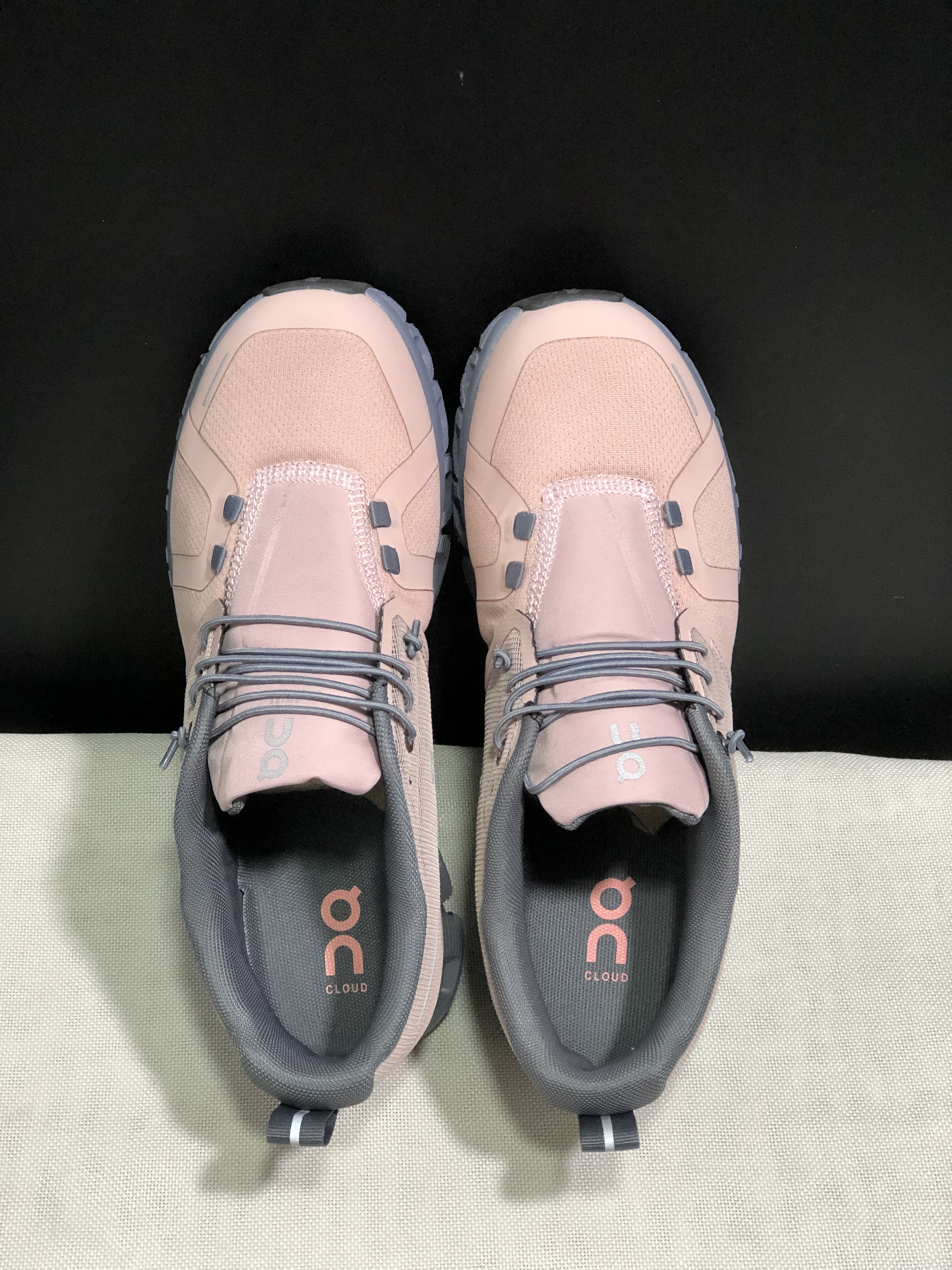 On Running Cloud 5 Lightweight Running Shoes Rose/Fossil
