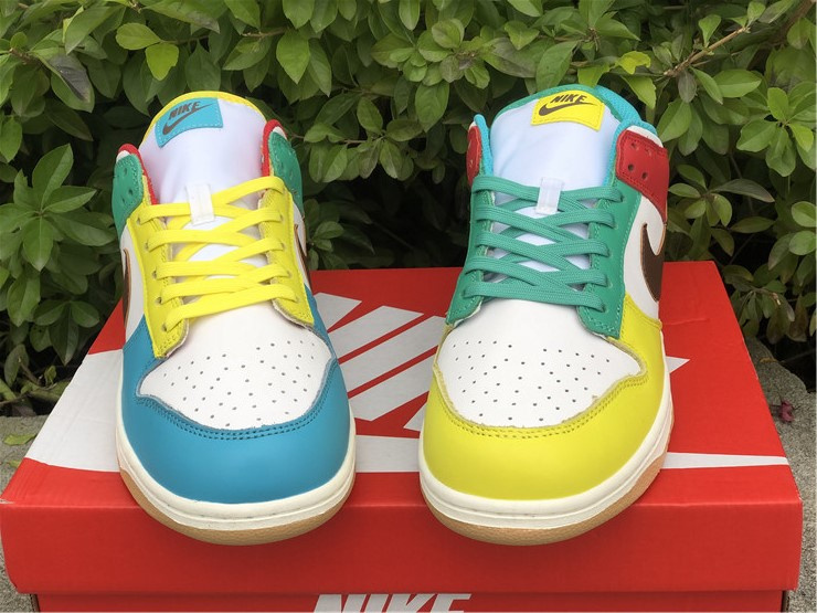 Nike Air Dunk Low SE Free 99 White Green Red Multicolour Sneakers