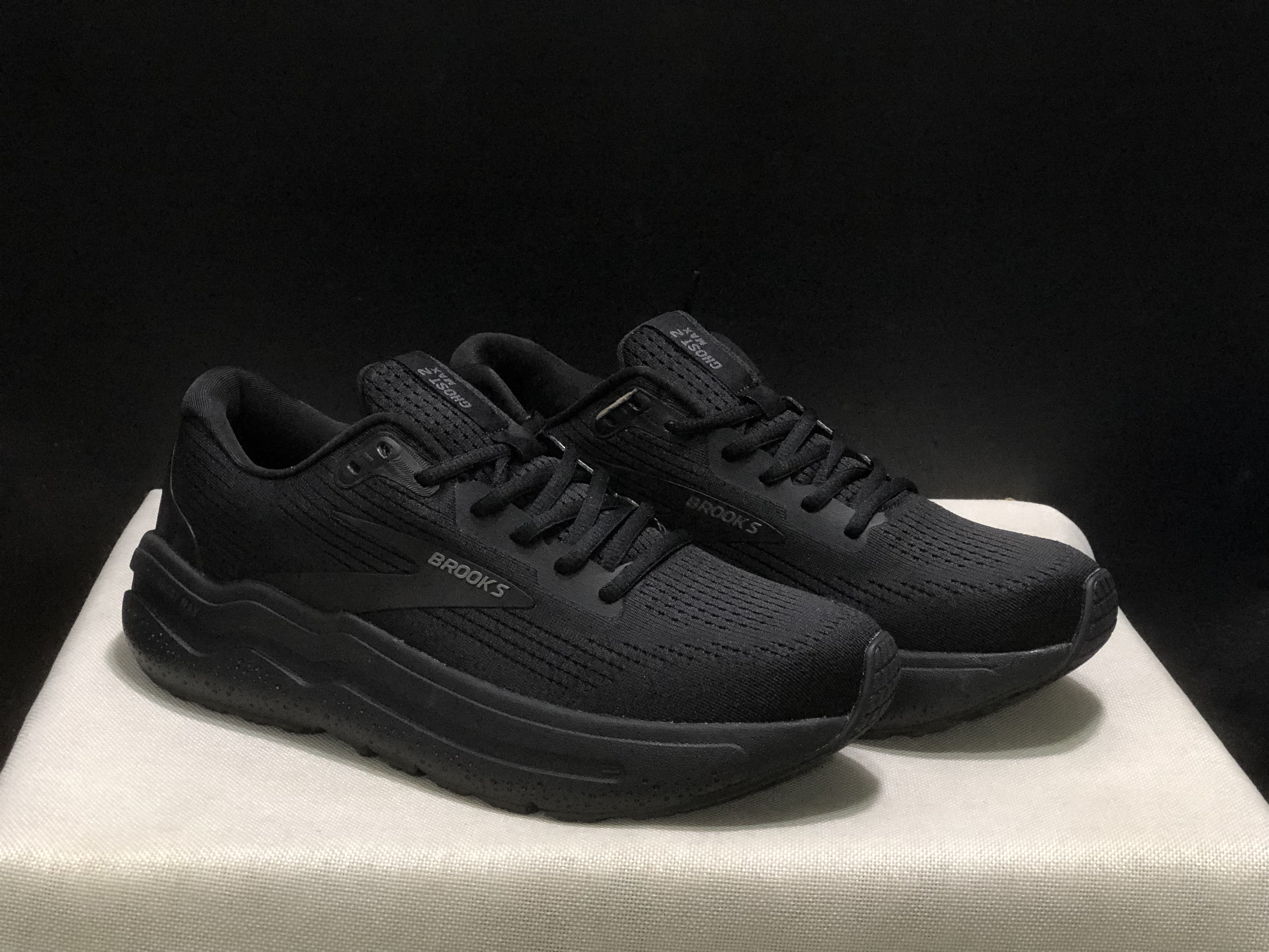 Brooks Ghost Max 2 Breathable Low-top Running Shoes Black