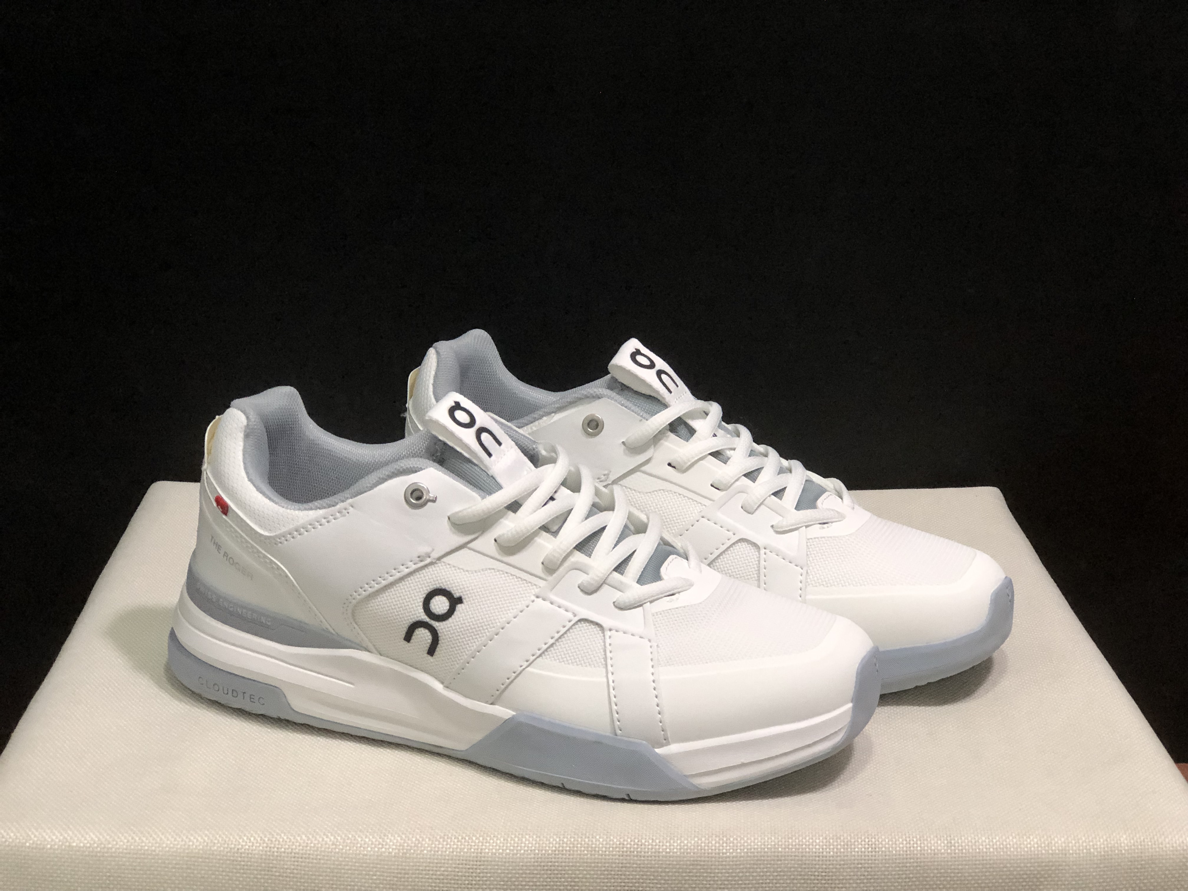 On Running The Roger Clubhouse Pro Anti-Slip Sports Shoes White/Light Grey