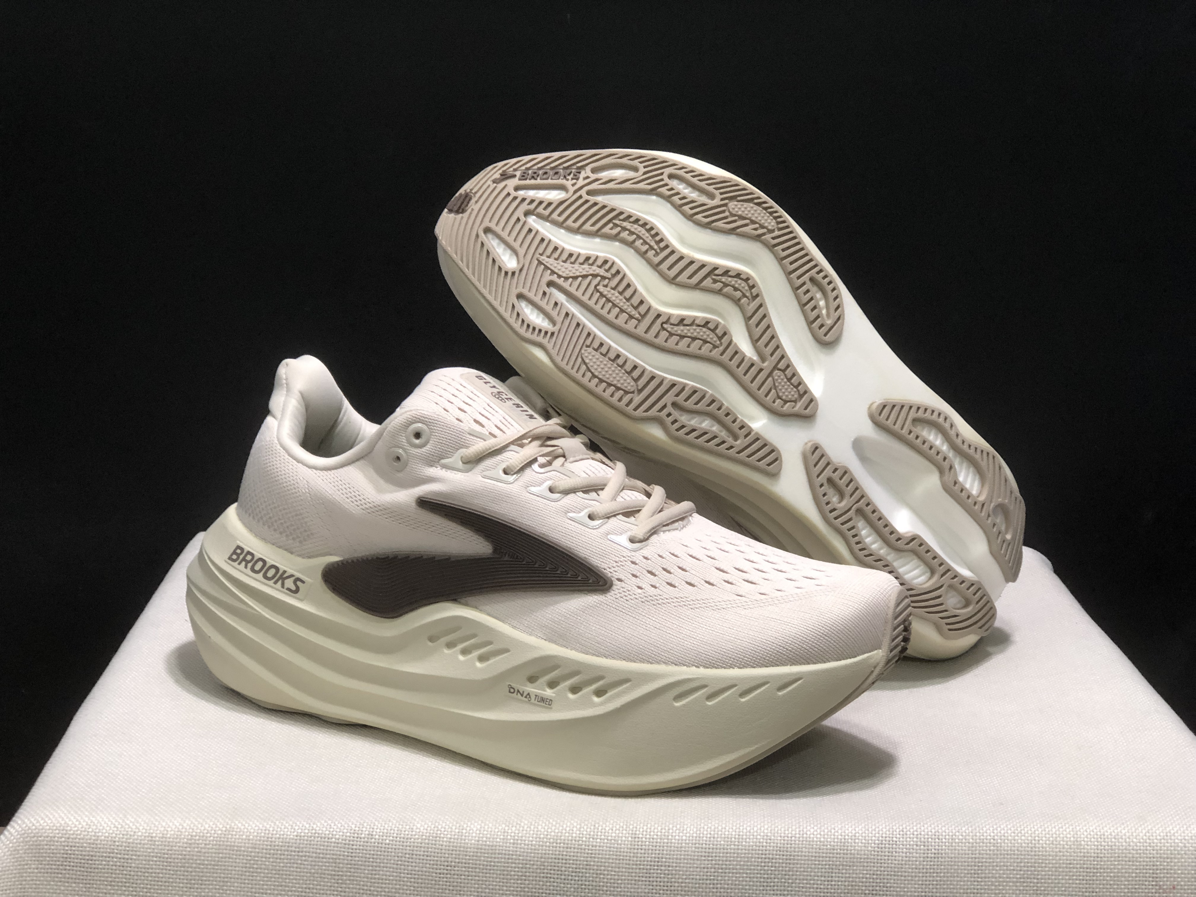 Brooks Glycerin Max Comfortable Low-top Running Shoes Apricot White